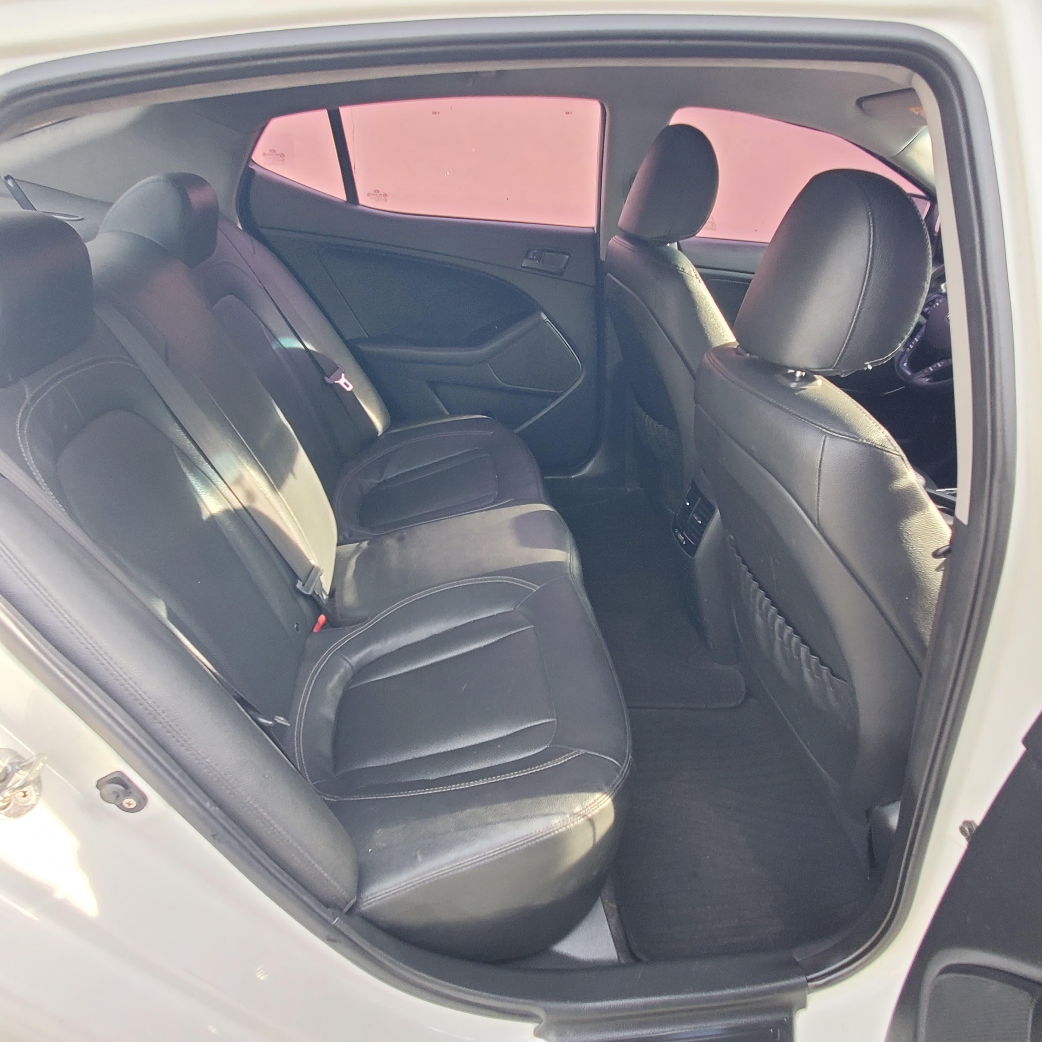 Kia k5 color blanco original Foto 7322120-6.jpg