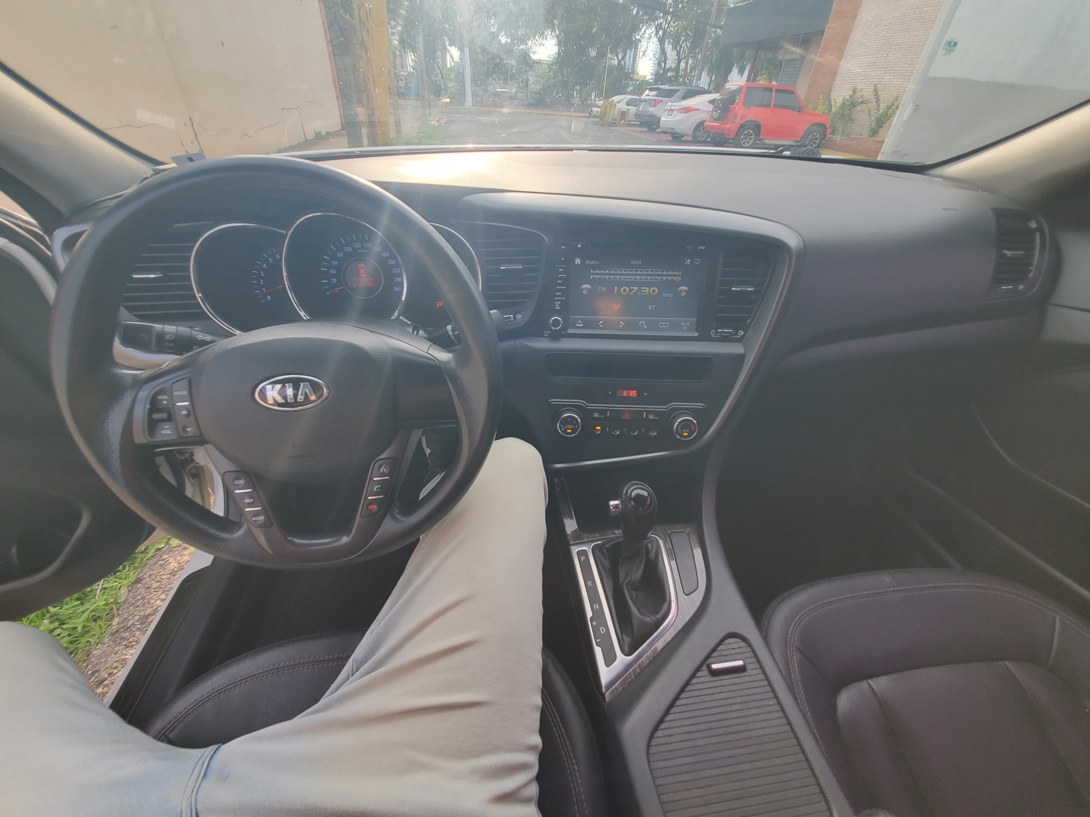 Kia k5 color blanco original Foto 7322120-7.jpg