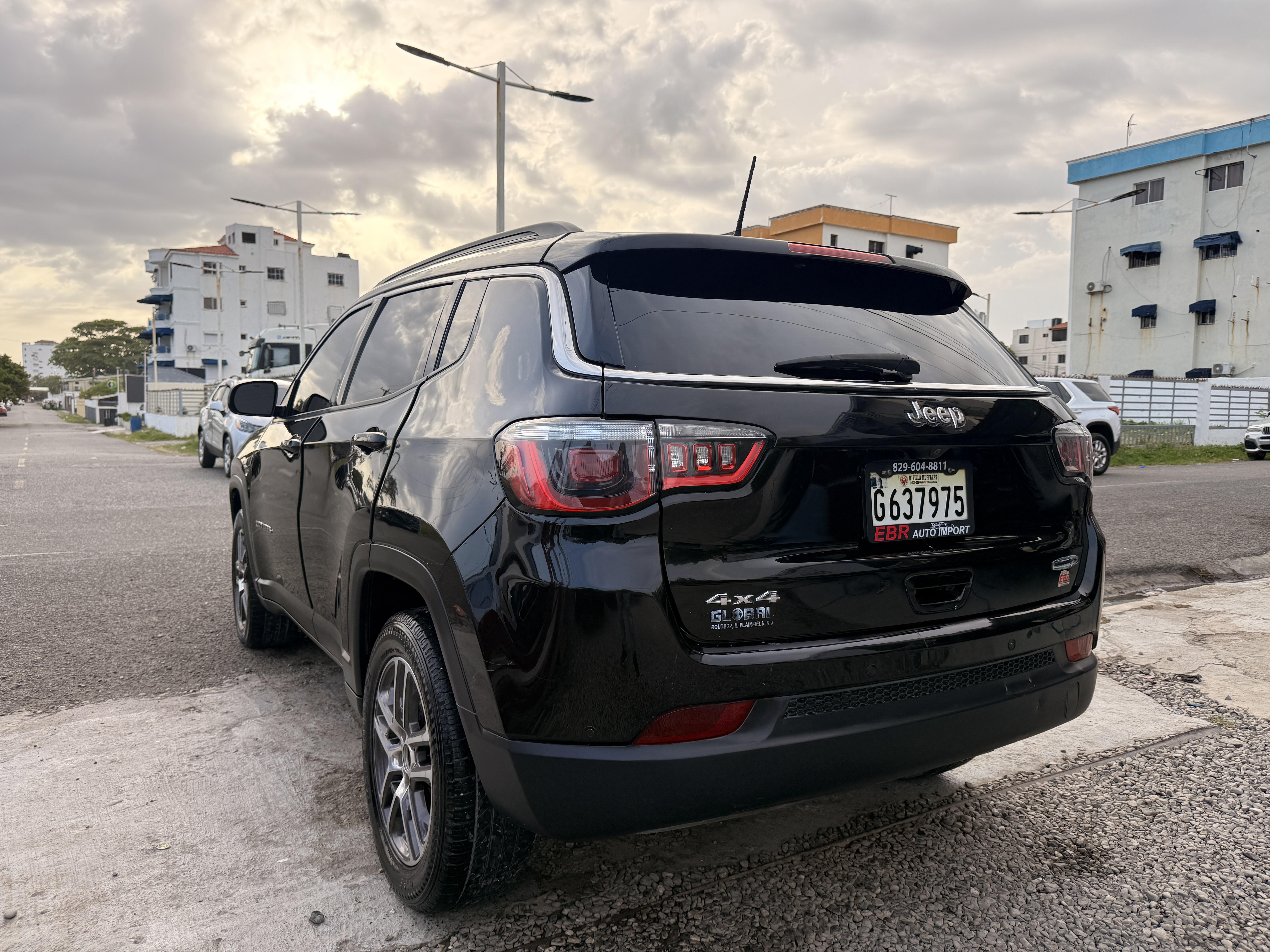 Jeep Compass Latitude 4x4 2018 Foto 7322158-4.jpg