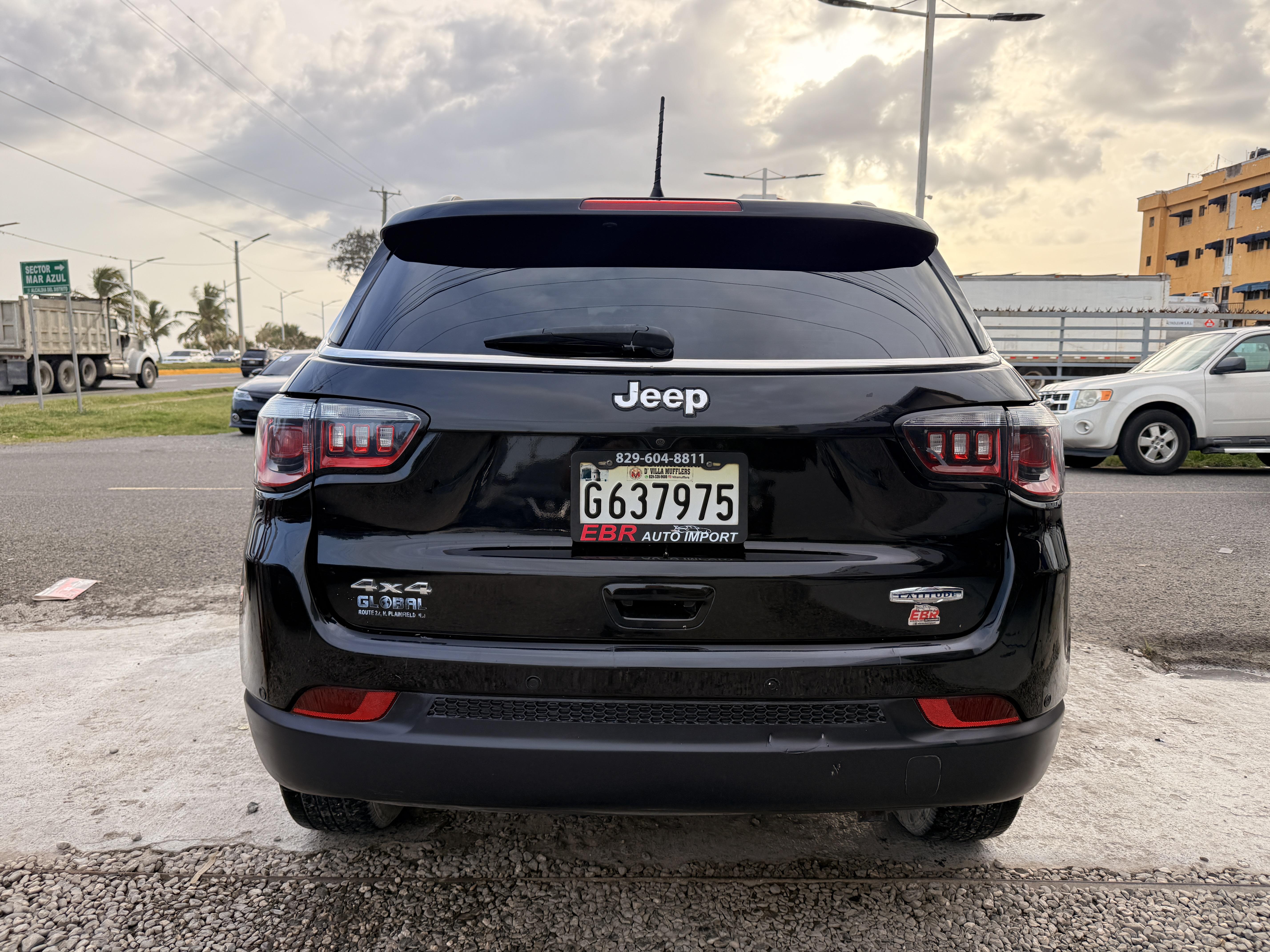 Jeep Compass Latitude 4x4 2018 Foto 7322158-5.jpg