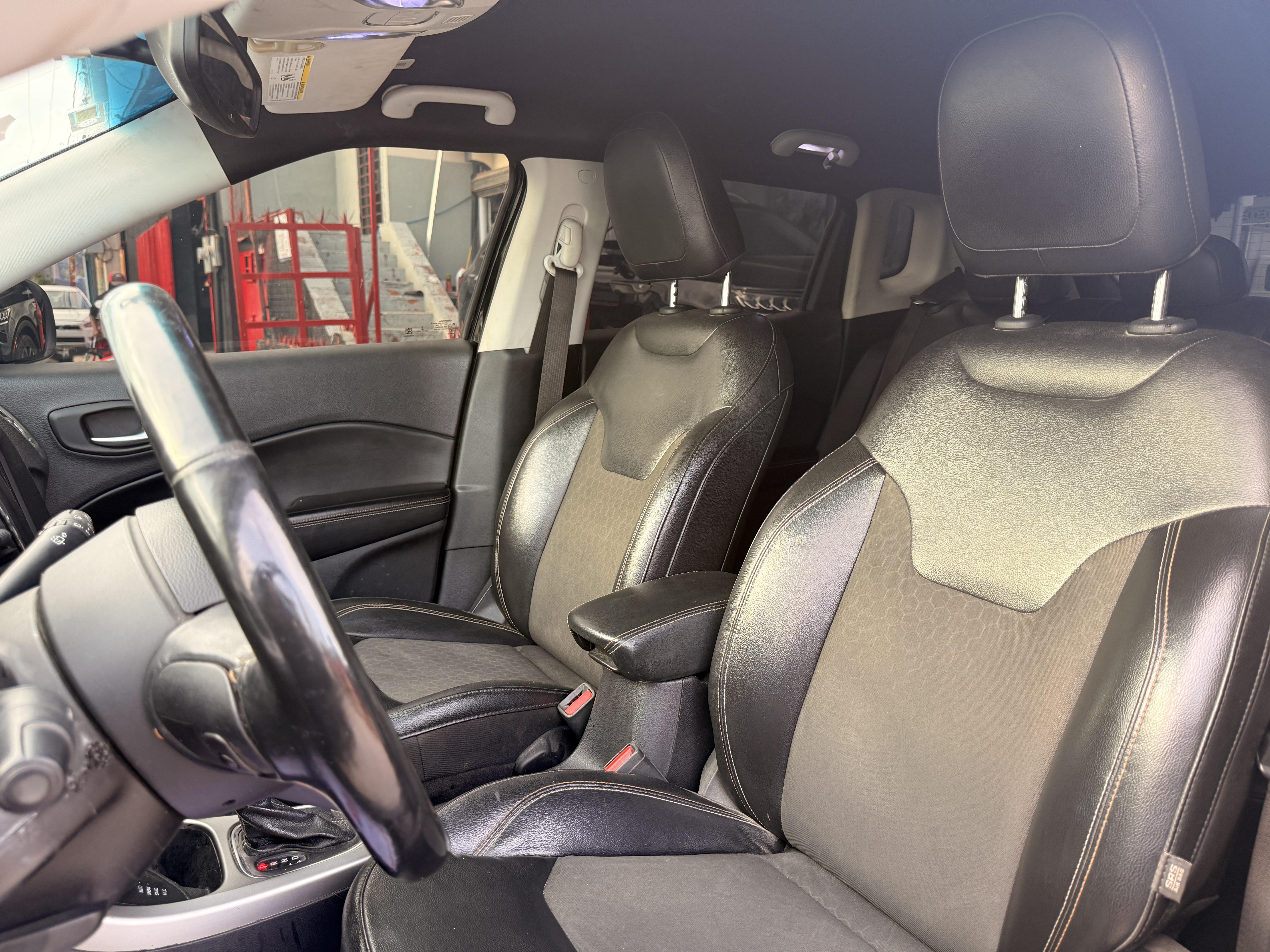 Jeep Compass Latitude 4x4 2018 Foto 7322158-8.jpg
