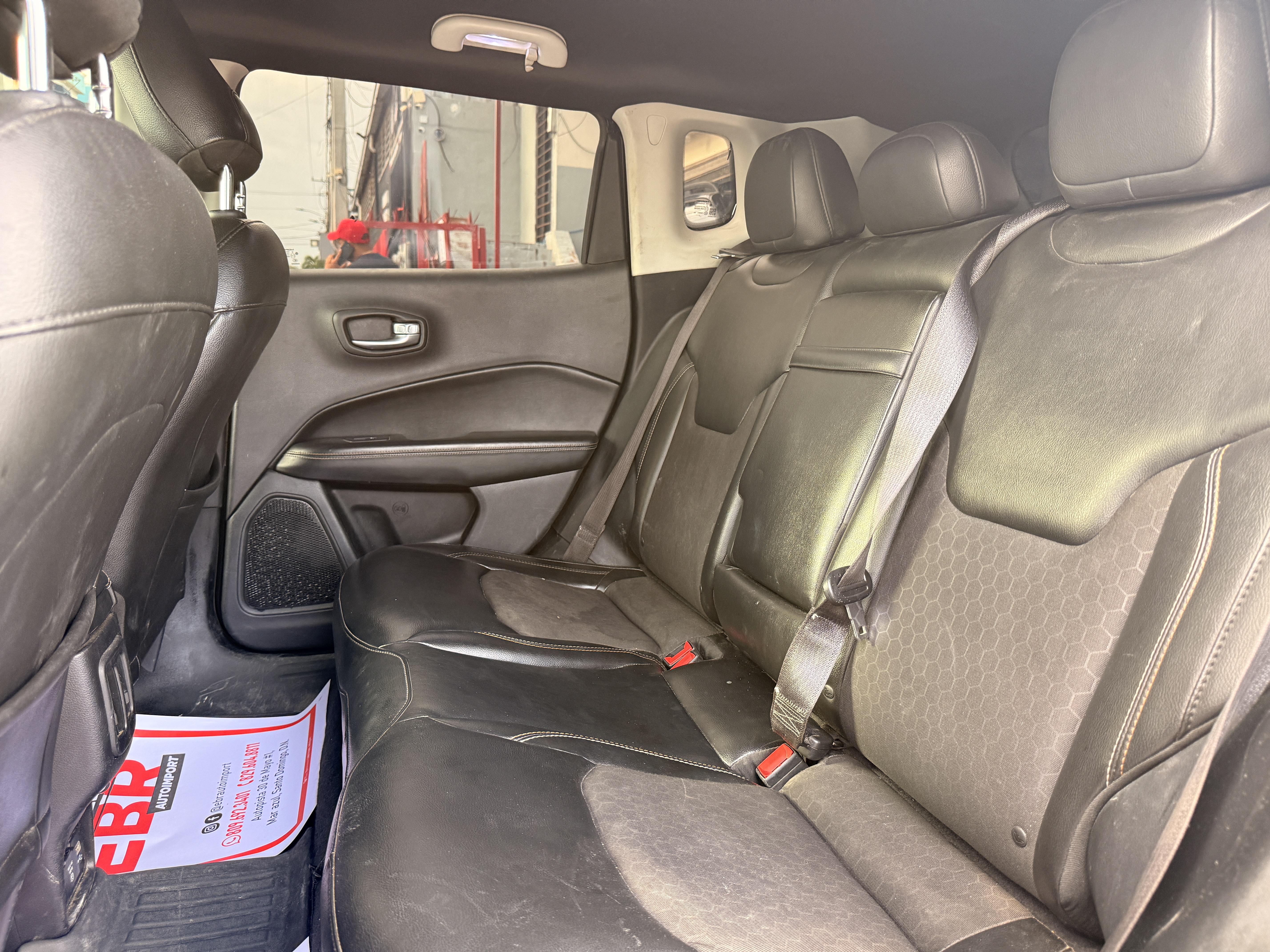 Jeep Compass Latitude 4x4 2018 Foto 7322158-9.jpg