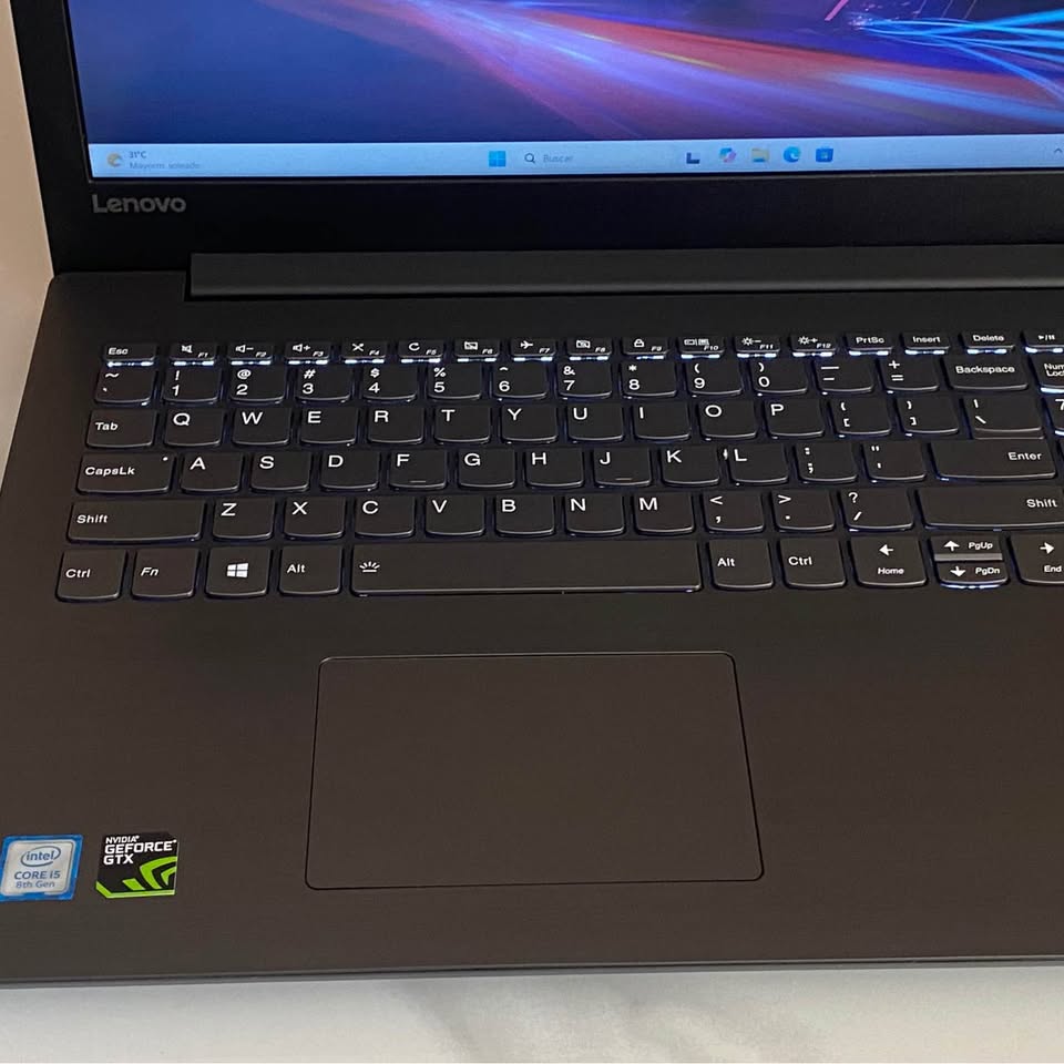 LENOVO IDEAPAD 330-15ICH Intel Core i5 8a Gen  20GB RAM  256GB SSD  2T Foto 7322237-4.jpg