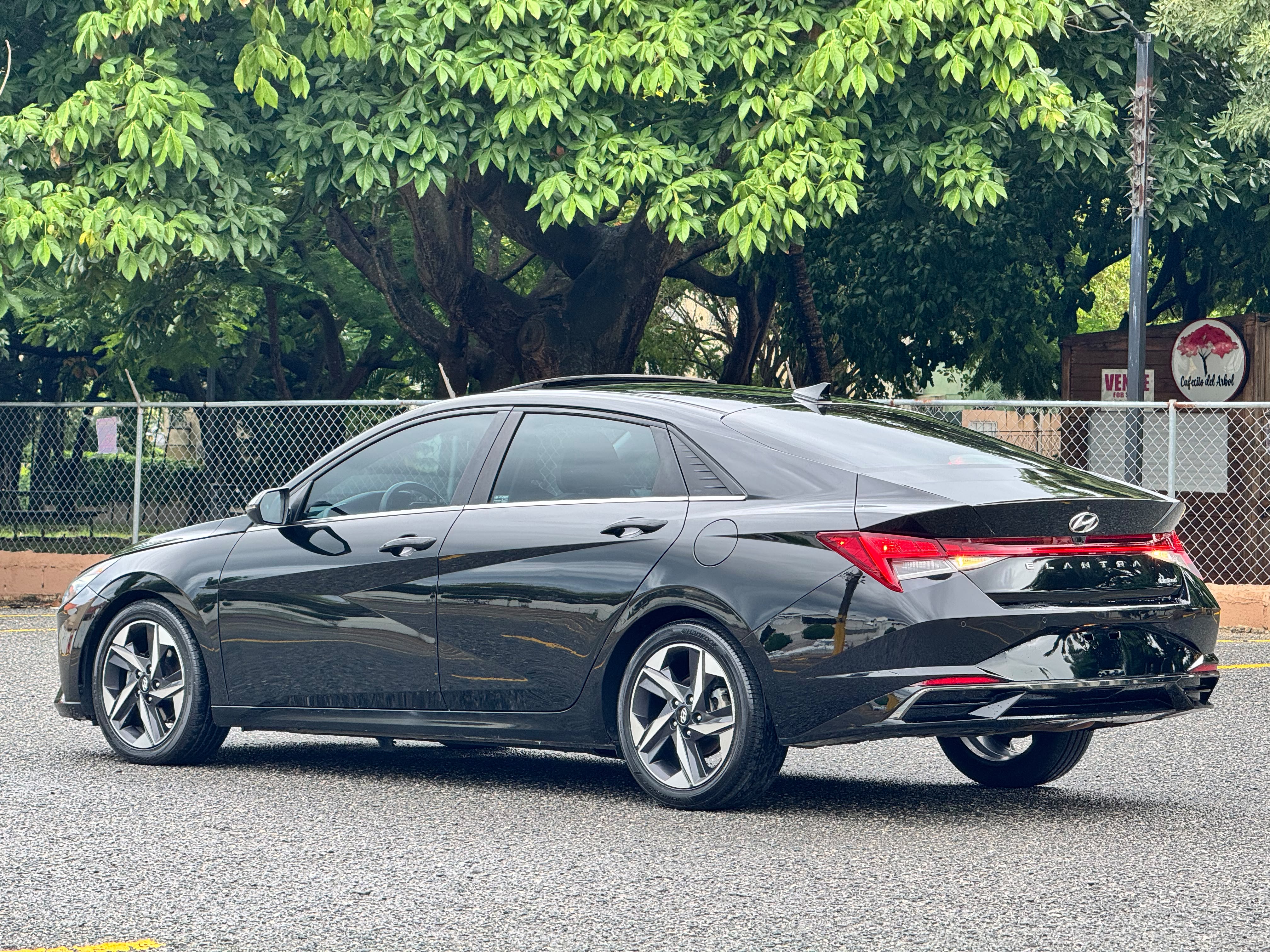 Hyundai Elantra Límited 21  Foto 7322391-6.jpg
