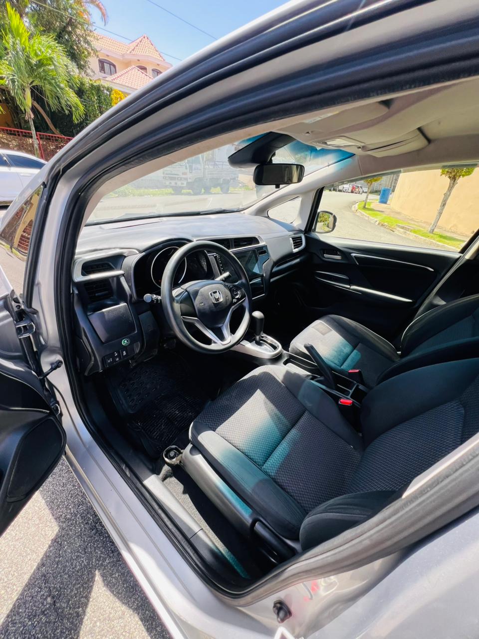 Honda fit   Año 2018  Versión japonesa  Foto 7322570-5.jpg
