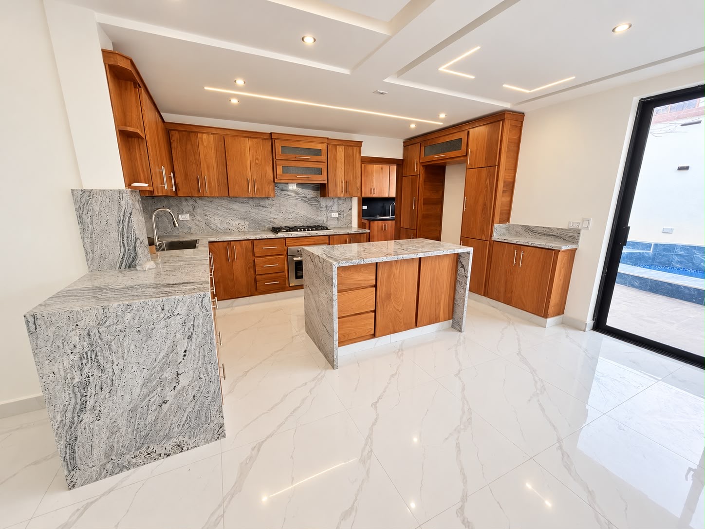  Casa de Lujo en Venta con Piscina ???? Autopista de San Isidro Prado  Foto 7322593-11.jpg