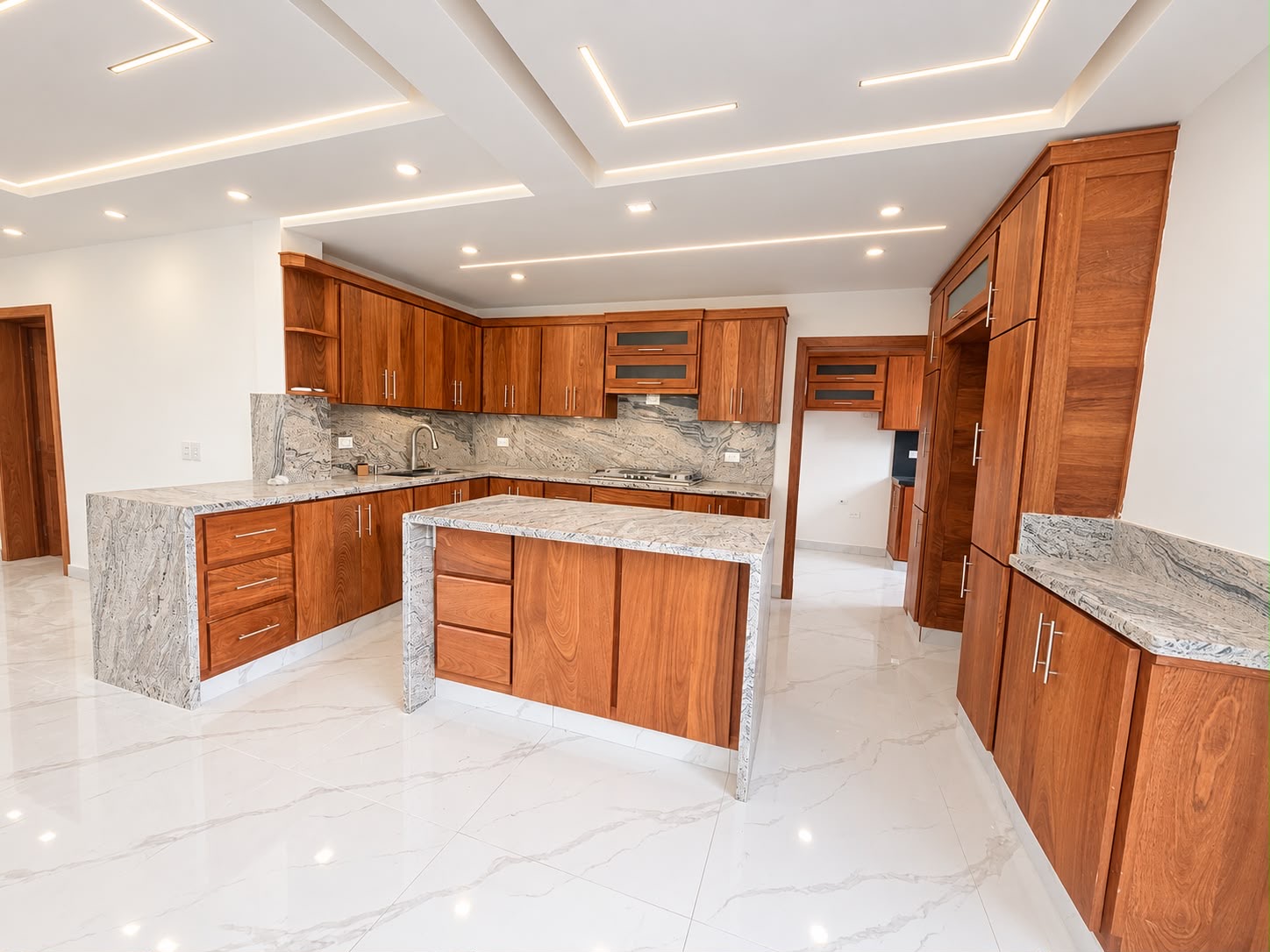 Casa de Lujo en Venta con Piscina  Autopista de San Isidro Prado Orien Foto 7322594-15.jpg