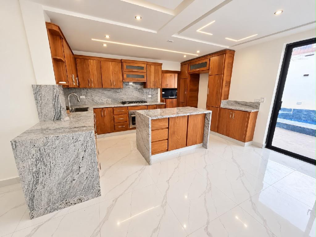 Casa de Lujo en Venta con Piscina  Autopista de San Isidro Prado Orien Foto 7322598-1.jpg