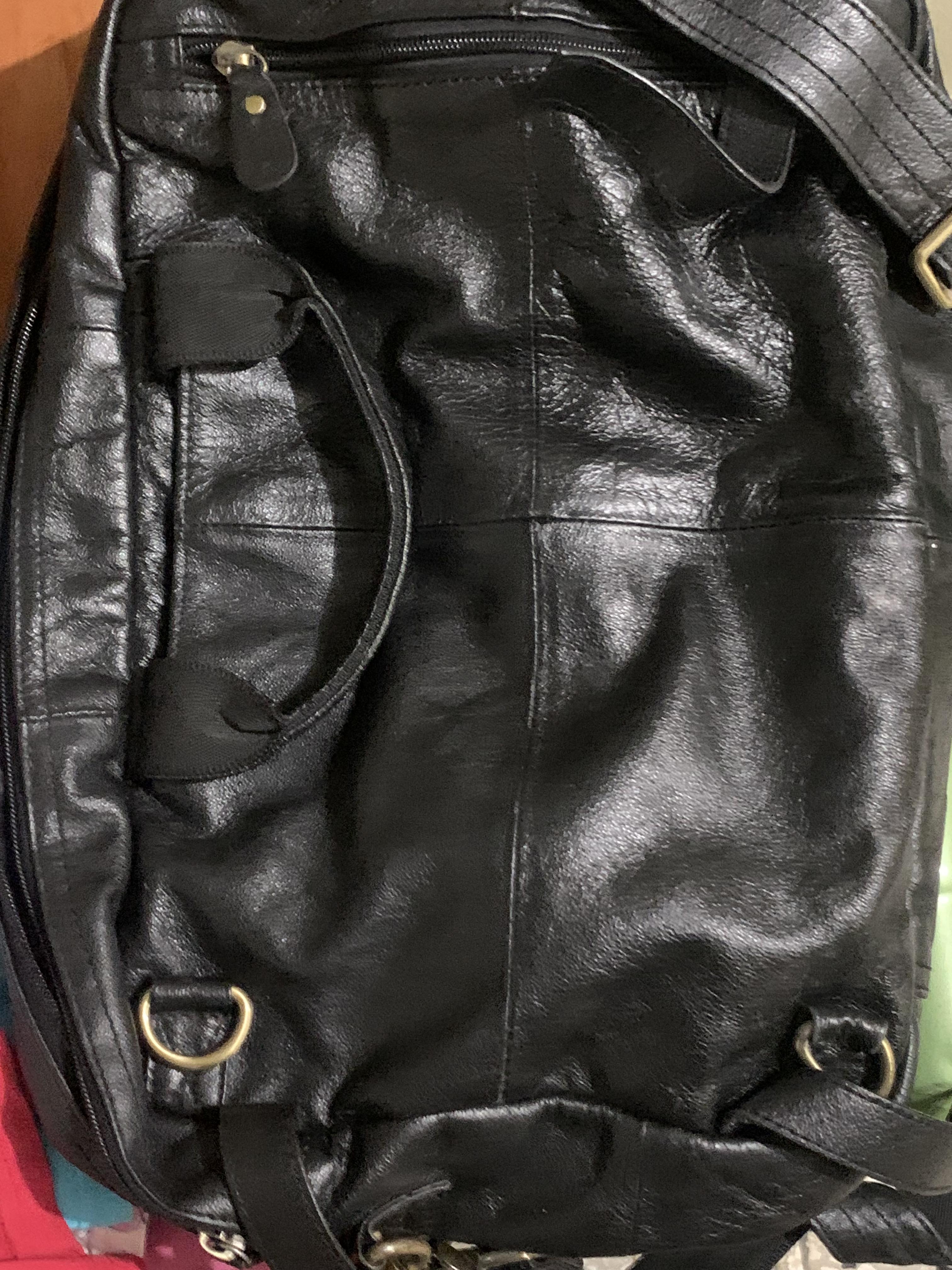 VENDO BULTO DE MANO Y MOCHILA EN PIEL NEGRO COMO NUEVO Foto 7322614-2.jpg