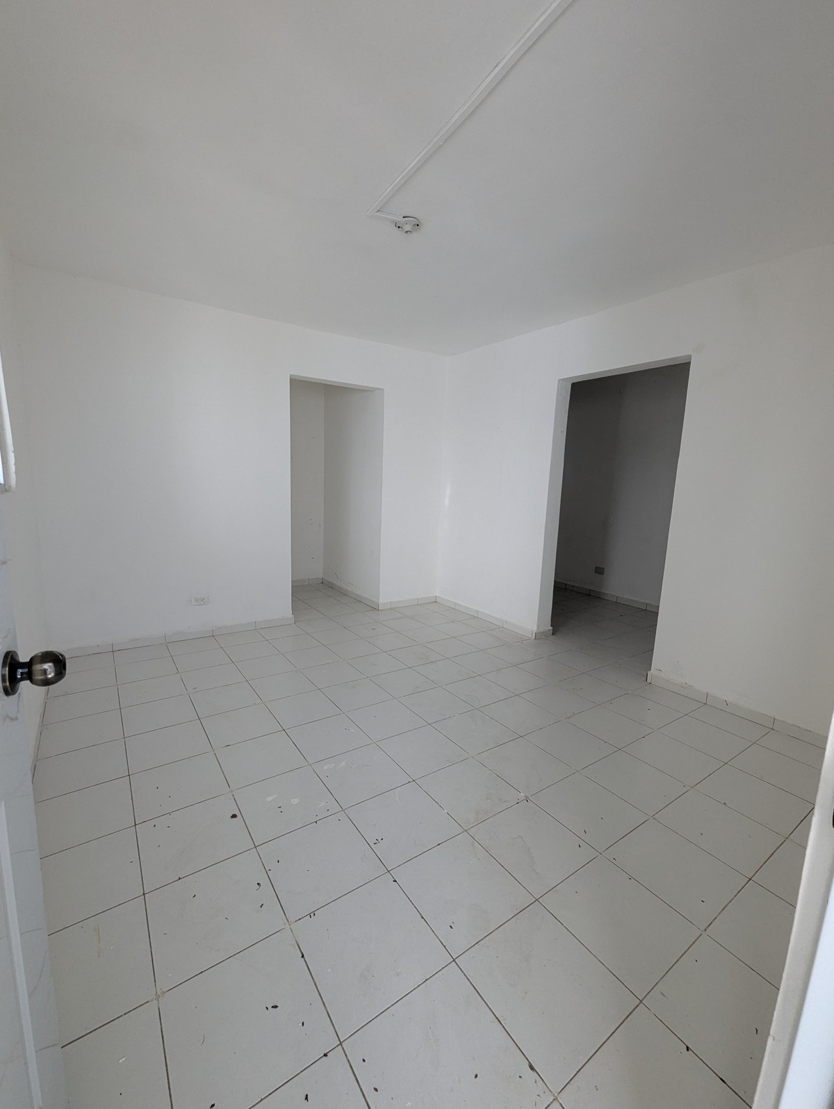 LOCAL COMERCIAL PARA ALQUILER GAZCUE Foto 7322662-8.jpg