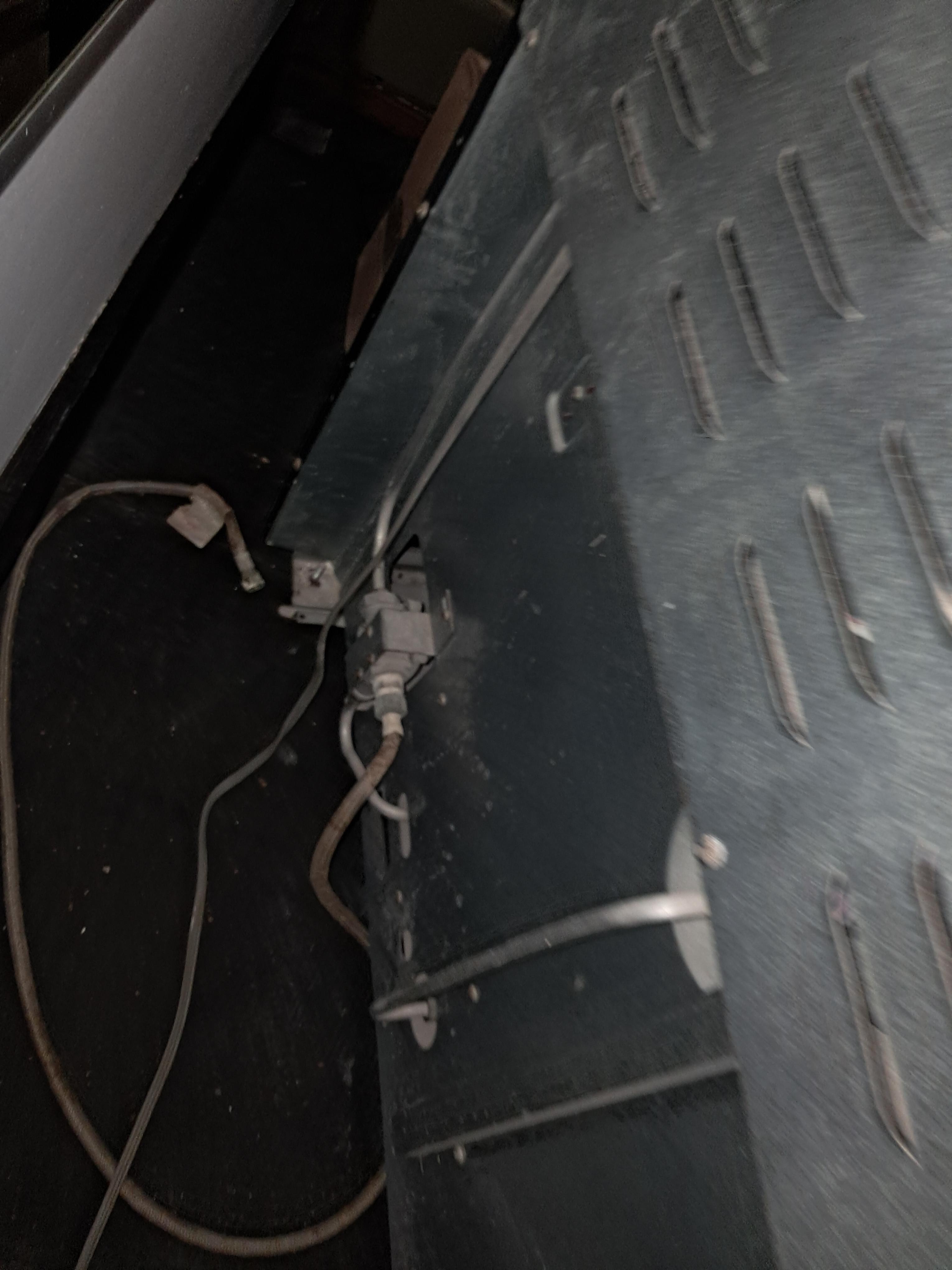 ESTUFA FRIGIDAIRE DE 36 DETALLES EN 2 HORNILLAS NADA DEL OTRO MUNDO. Foto 7322663-10.jpg