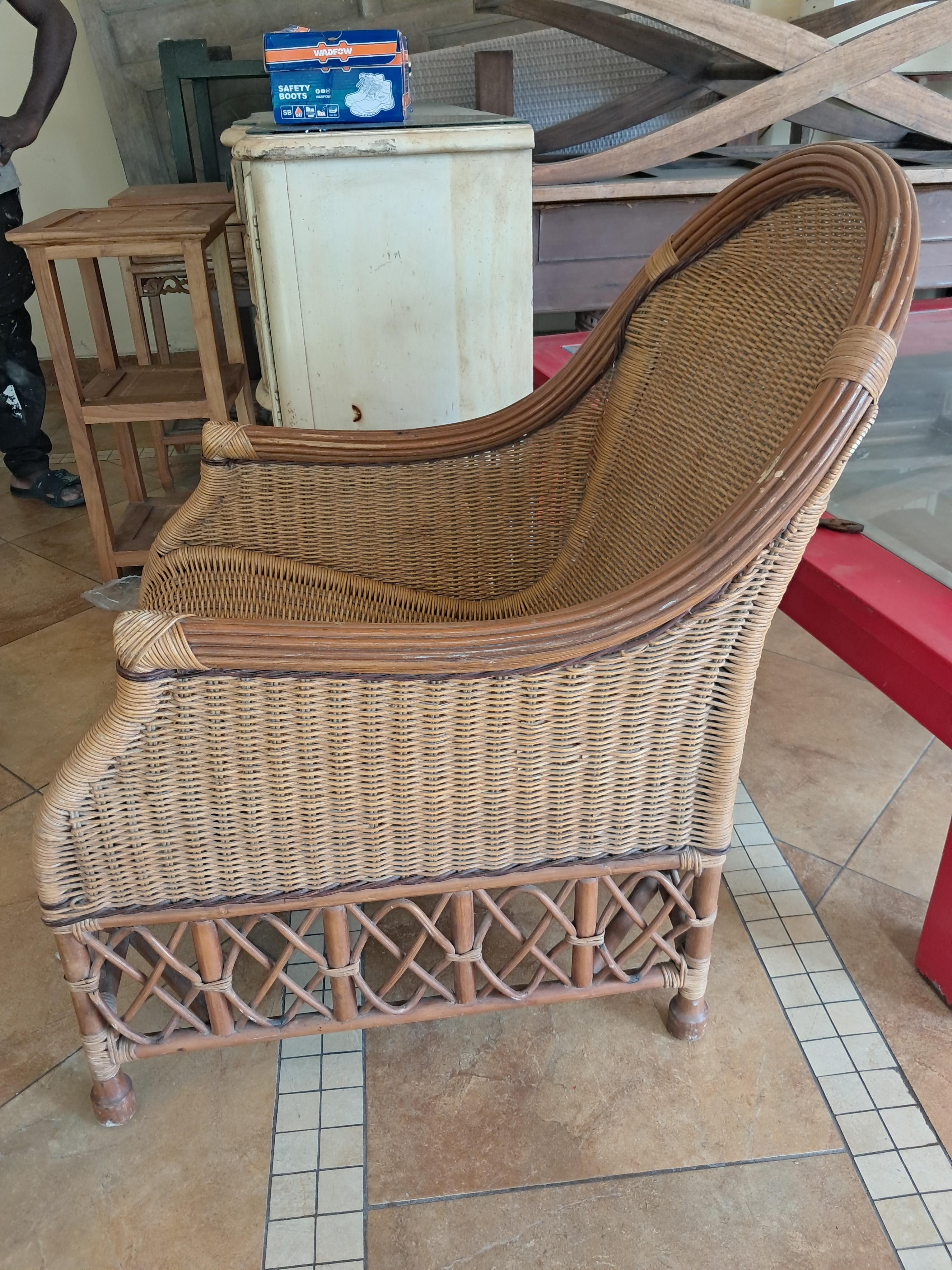 JUEGO DE MUEBLES EN CAOBA DE 2 ASIENTOS MÁS SU MESA TAMBIEN VENDO LA S Foto 7322676-12.jpg