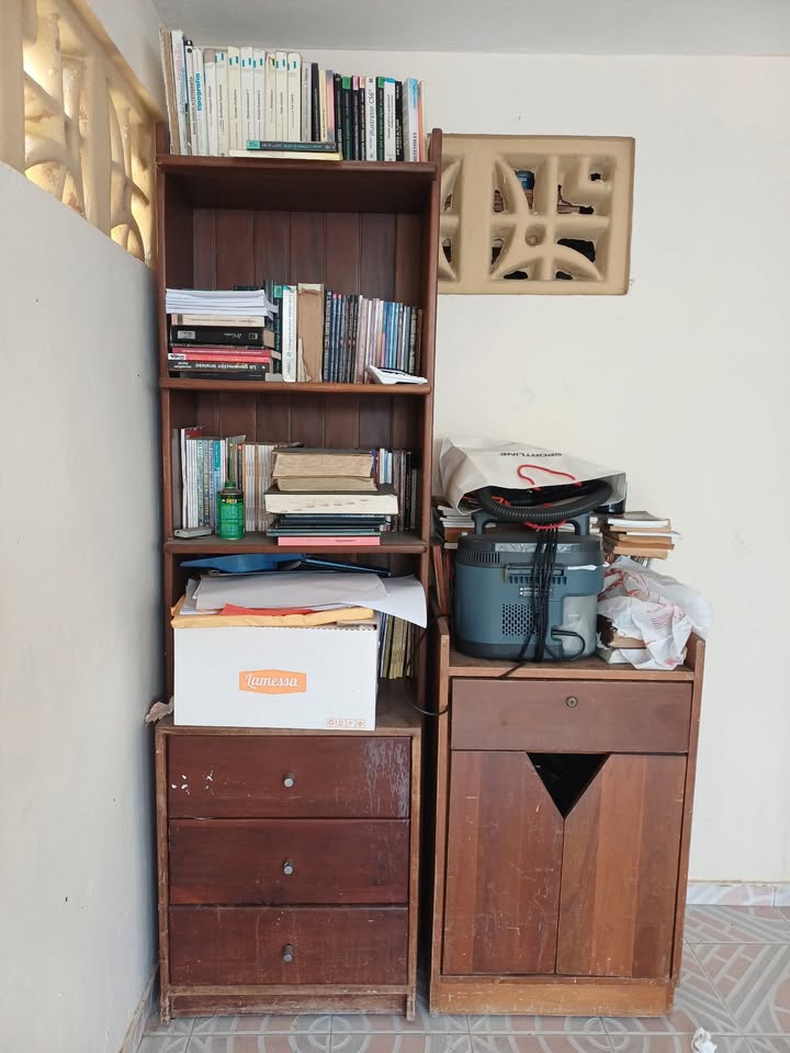 Librero  Gabinete en Caoba Maciza Para Restaurar o Usar Foto 7322803-2.jpg