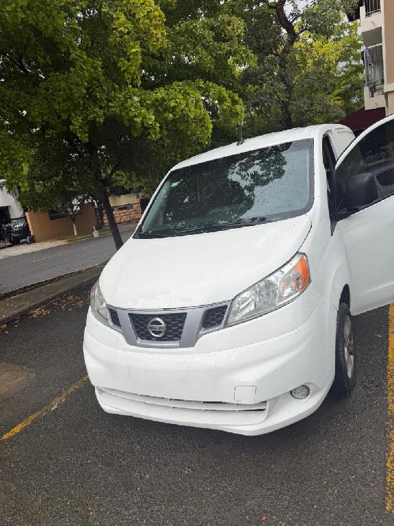 Furgoneta Nissan NV 200 año 2020 americana  Foto 7323017-1.jpg