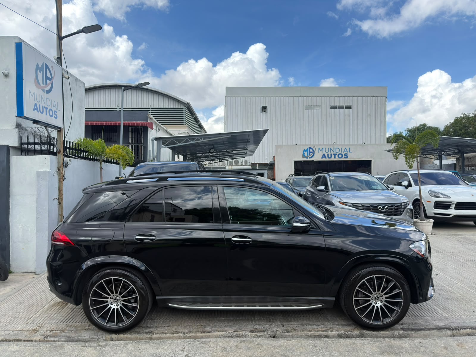 MERCEDES BENZ GLE350 2021 AMG PACKAGE 4Matic  Foto 7323143-4.jpg
