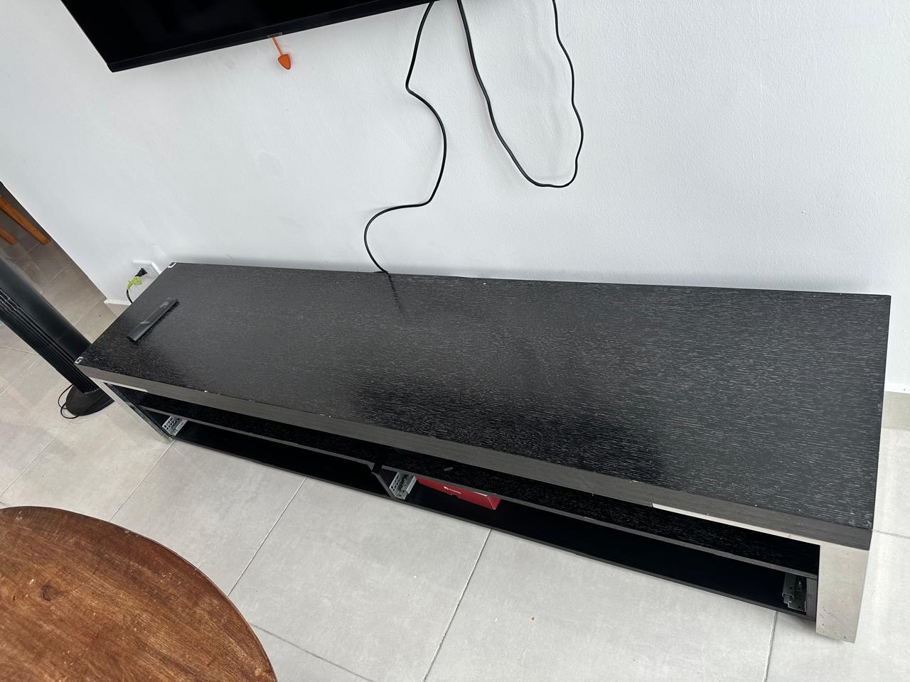 Mueble de TV negro Foto 7323287-1.jpg
