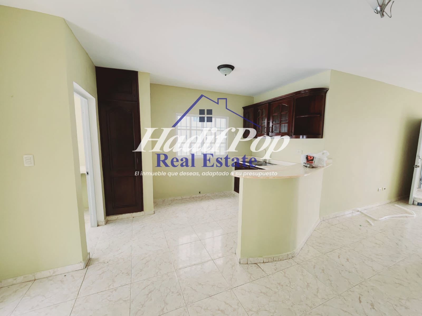 Espacioso Apartamento  en 2do nivel Foto 7323546-3.jpg