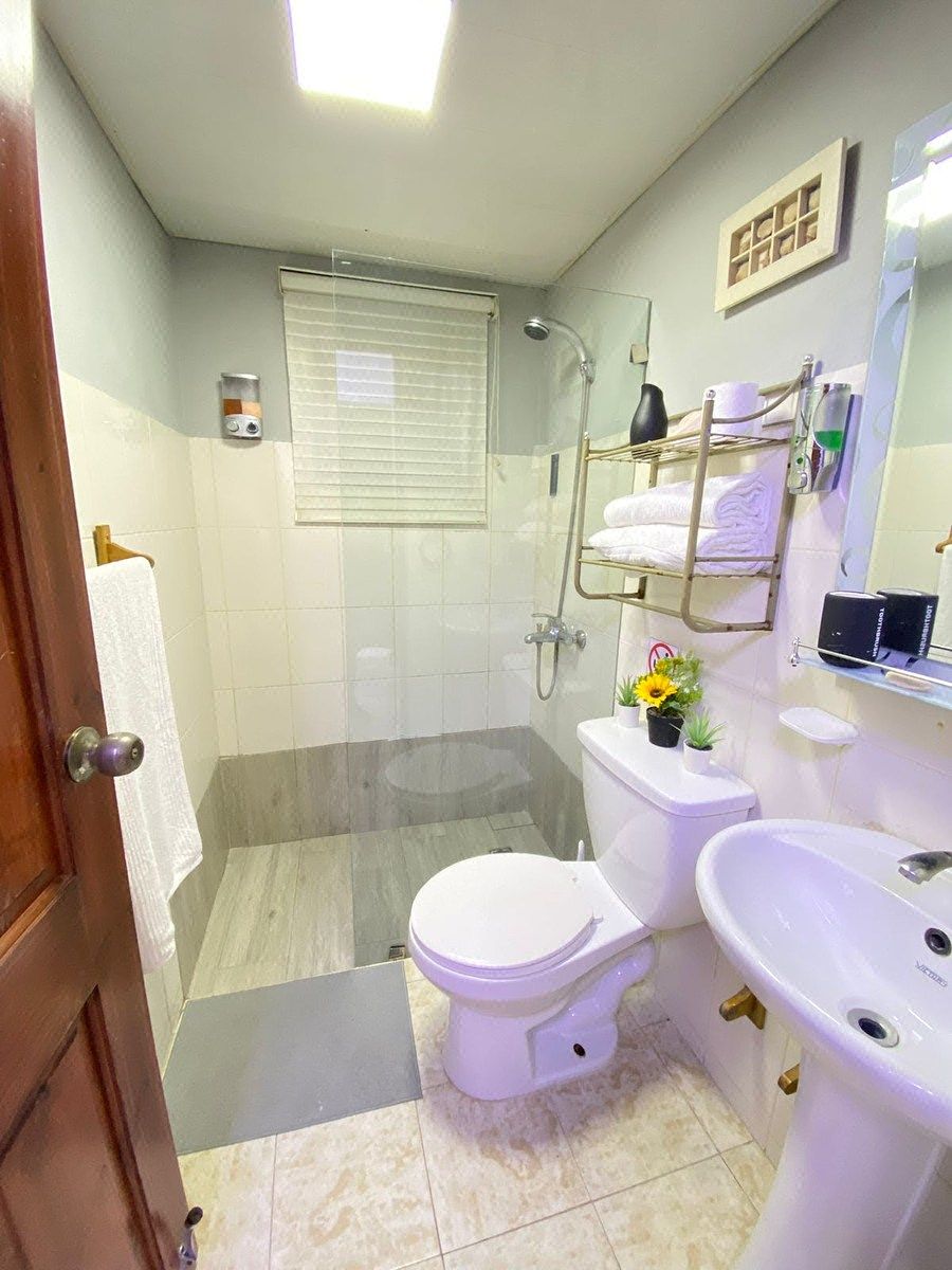 Apartamento AMUEBLADO en la AV. ESPAÑA disponible para VENTA o ALQUILE Foto 7323575-4.jpg