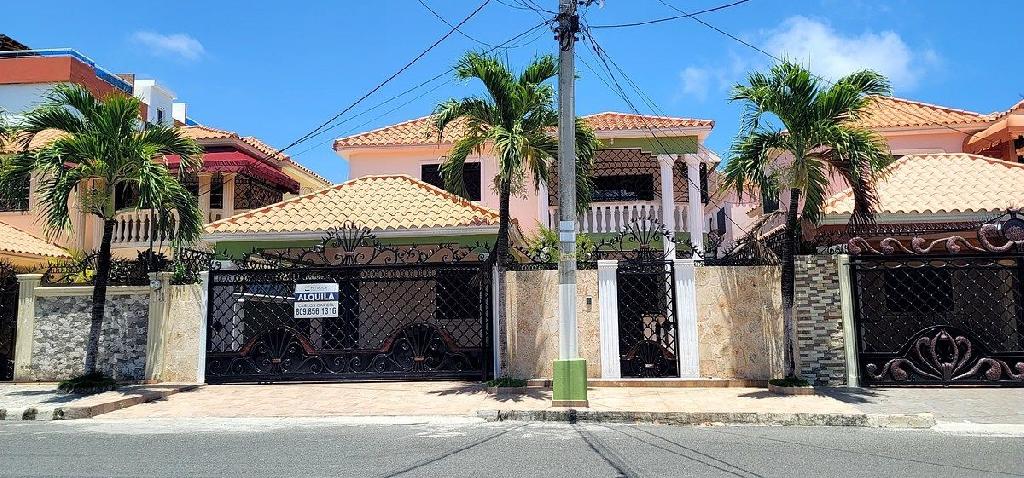 Alquiler casa amplia en Santo Domingo Este Corales del Sur Prox. Aerop Foto 7323581-1.jpg