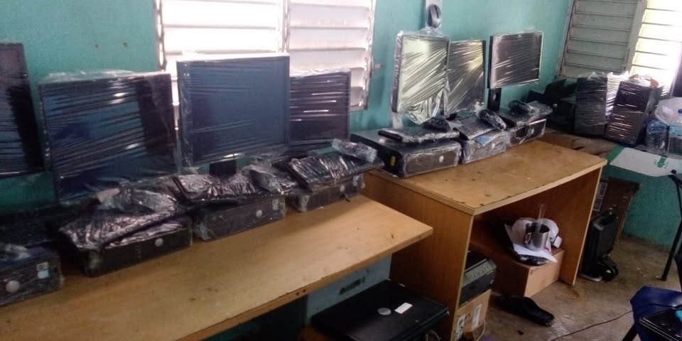 COMPUTADORAS COMPLETAS CON WI-FI Foto 7323894-3.jpg
