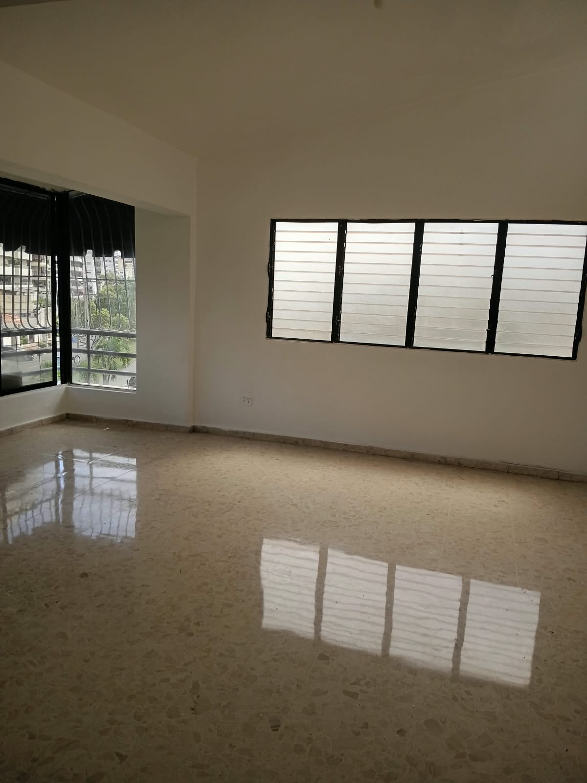 ALQUILO APARTAMENTO EN LOS CACICAZGOS Foto 7323915-3.jpg