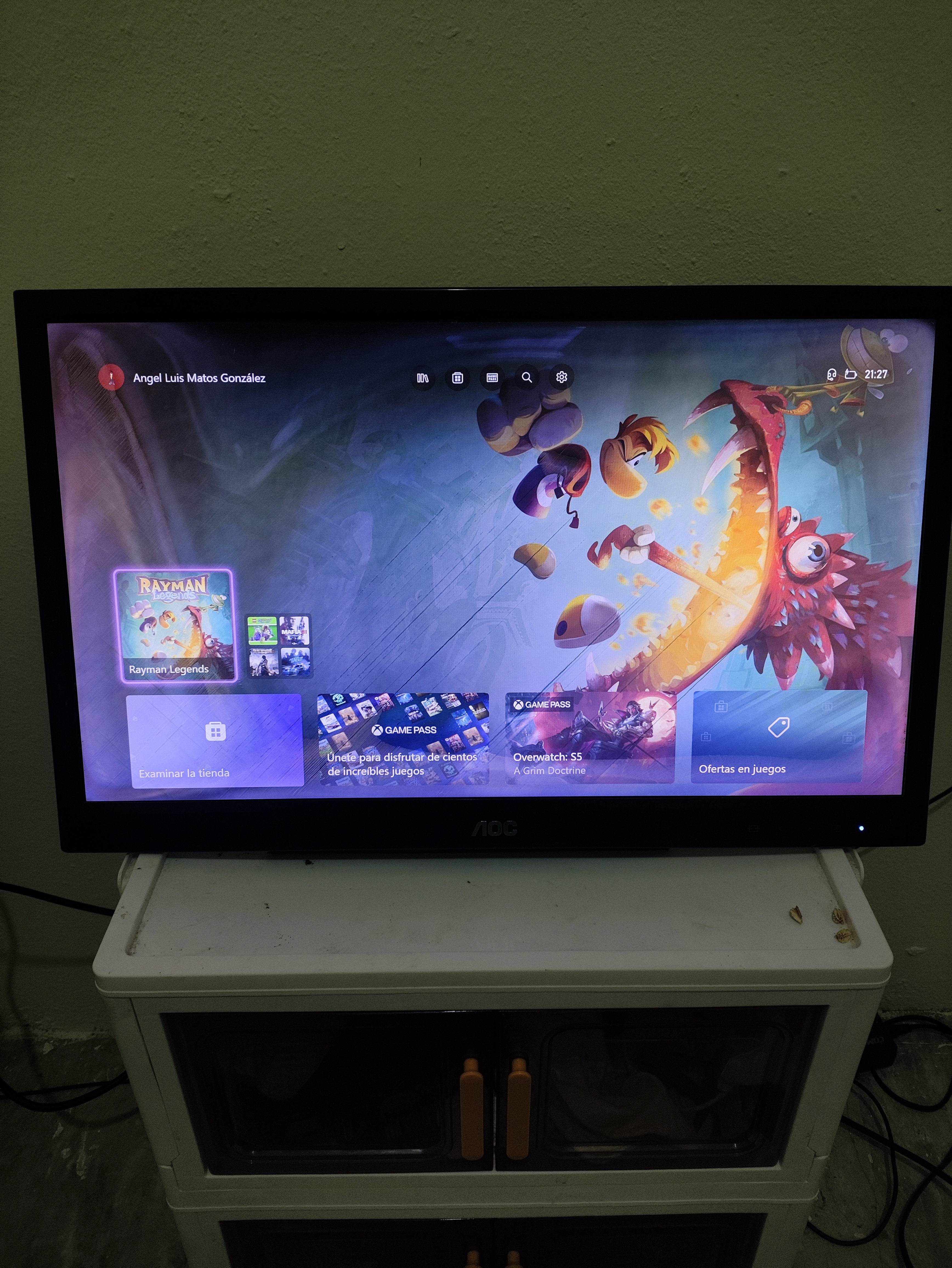 Xbox One X Hyperspace edición especial  Monitor AOC Foto 7323972-4.jpg