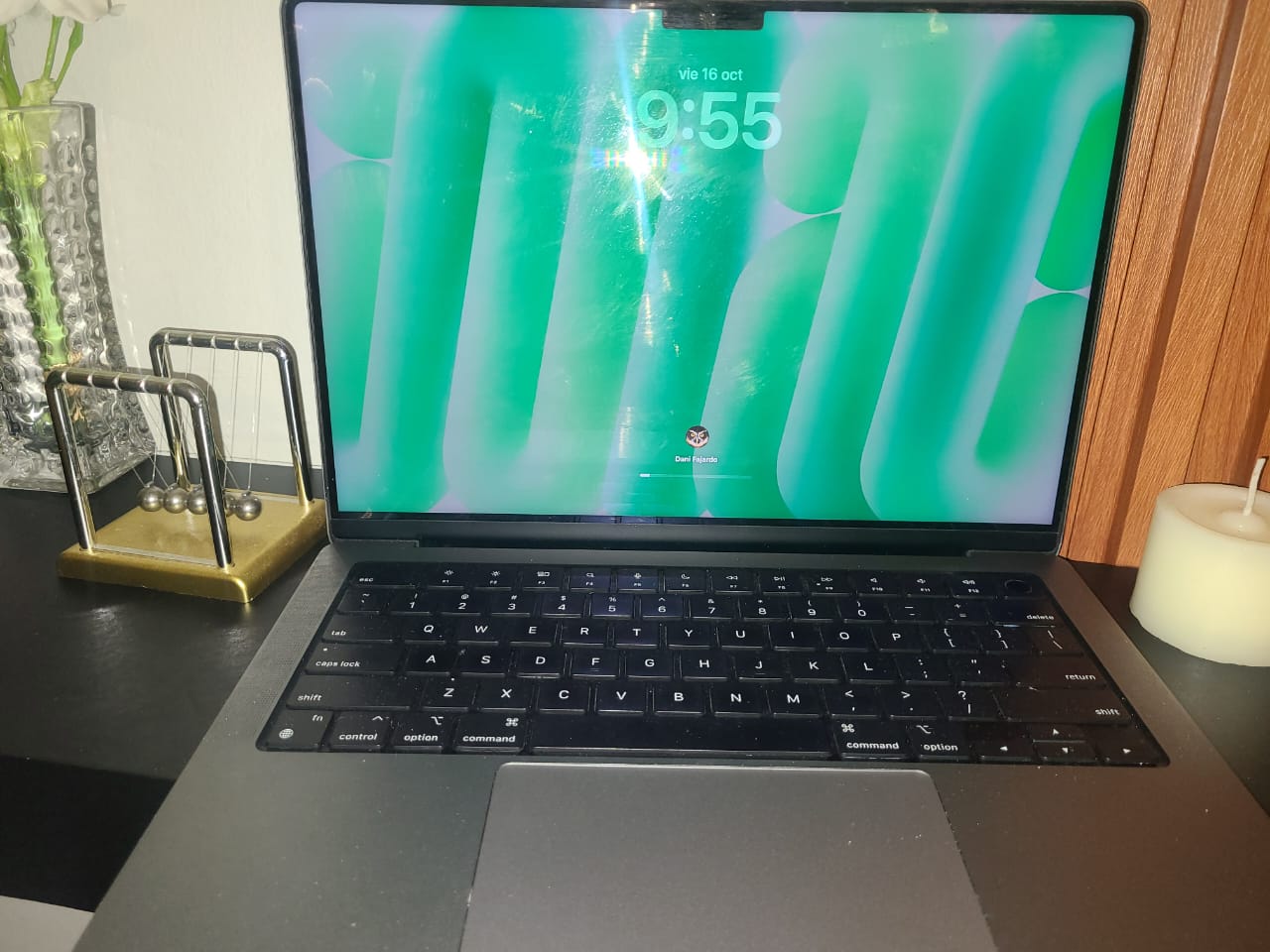 MacBook Pro A2918 Foto 7324000-3.jpg