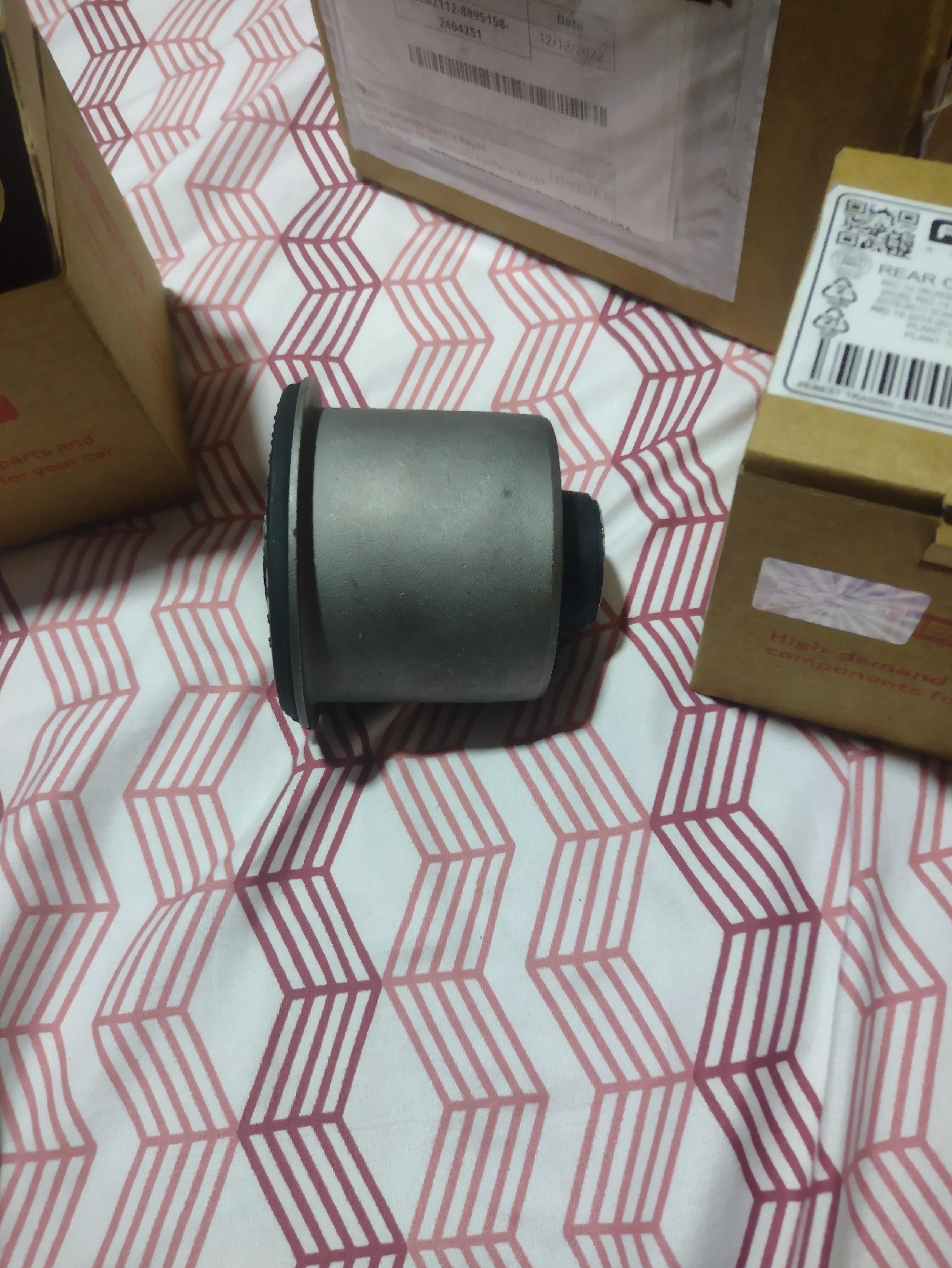 Vendo dos bushing traseros para una Kia río 2014 2015 2017 Foto 7324001-4.jpg