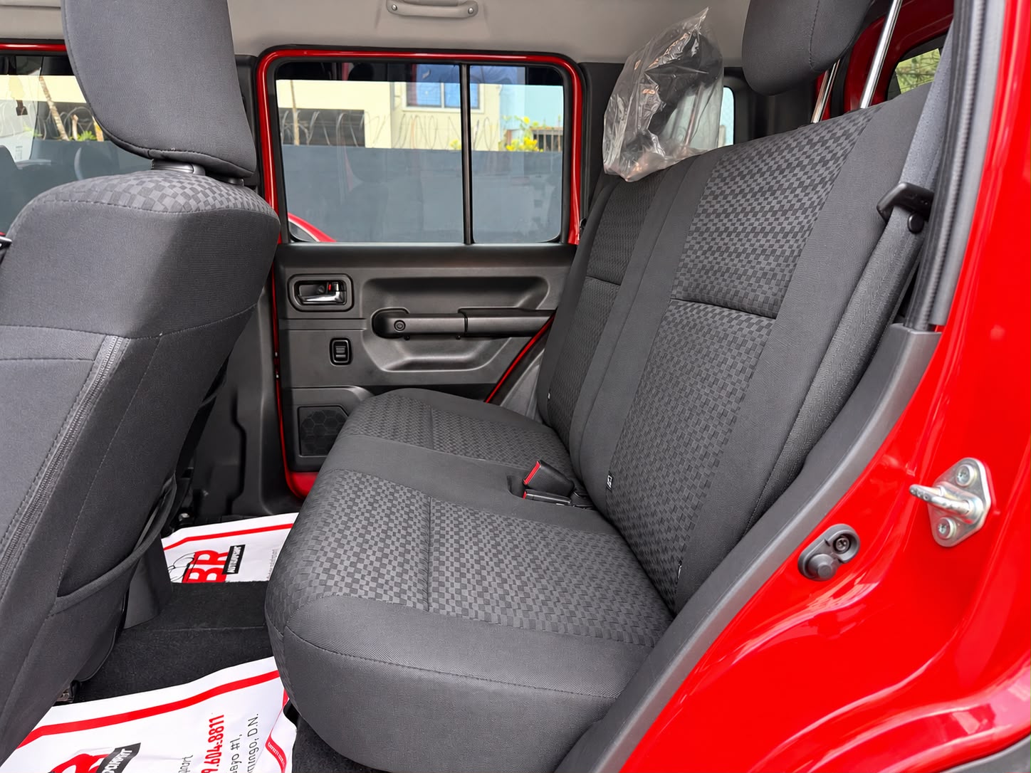 Suzuki Jimny 2025 Foto 7324043-7.jpg