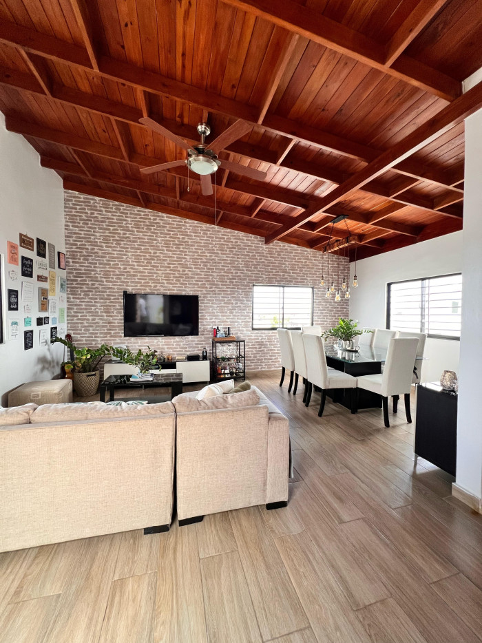 En Venta Hermoso Penhouse en Altos de Arroyo Hondo II Foto 7324055-1.jpg