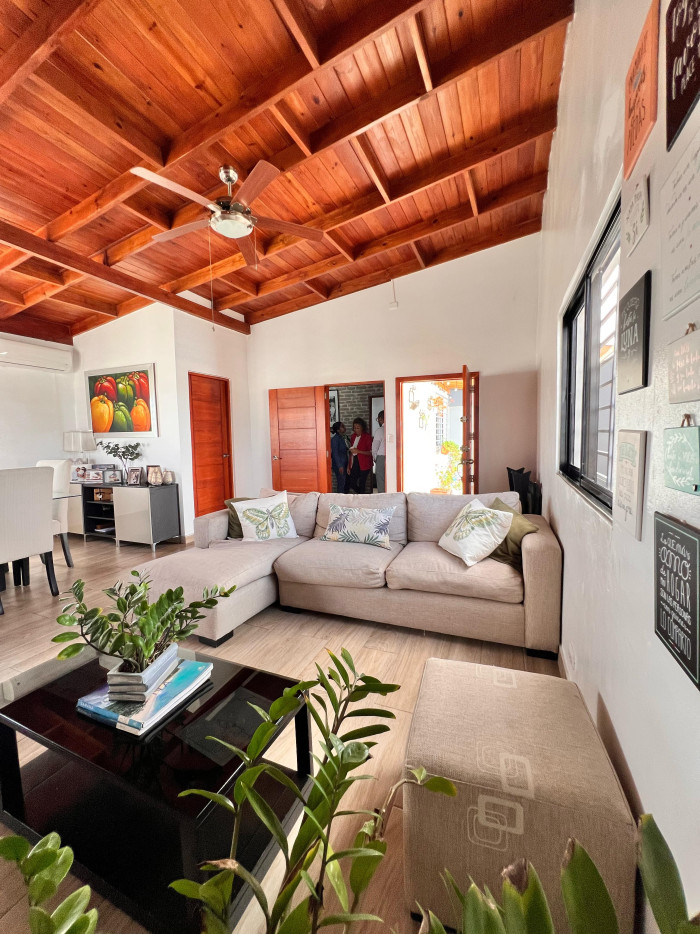 En Venta Hermoso Penhouse en Altos de Arroyo Hondo II Foto 7324055-6.jpg