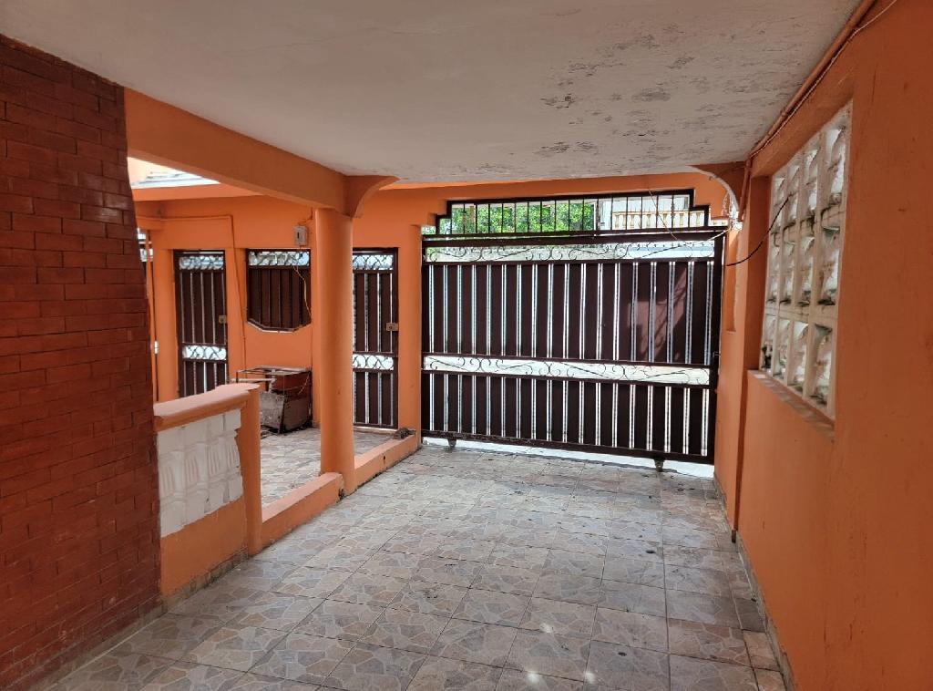 VENDO CASAS 2 EN 1 UN MISMO TITULO. URB. VISTA HERMOSA STO. DGO. ESTE. Foto 7324077-2.jpg