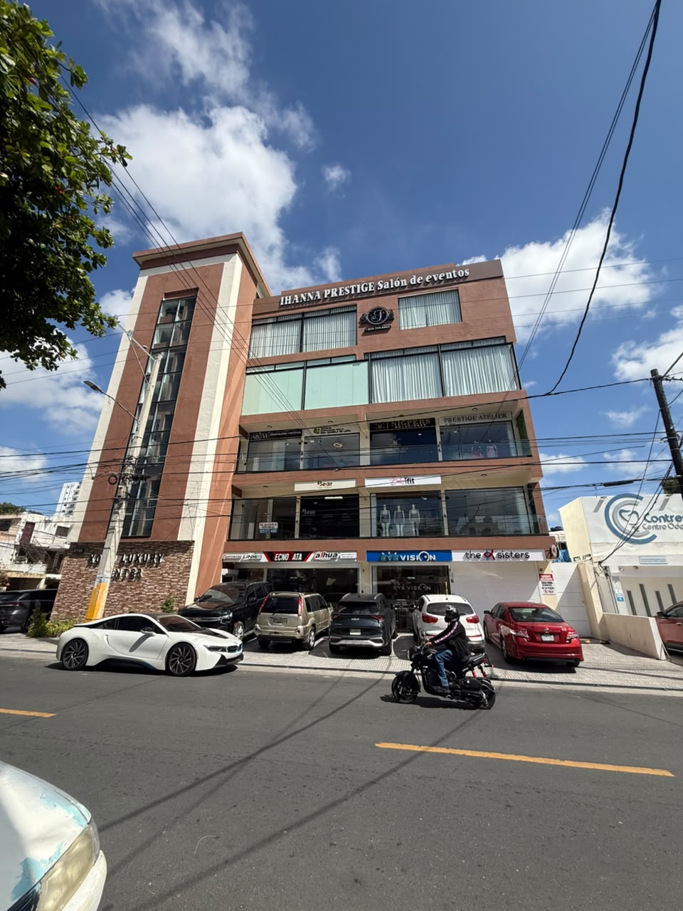 XOHO LUXURY CENTER  Exclusiva y moderna plaza comercial  Foto 7324095-2.jpg