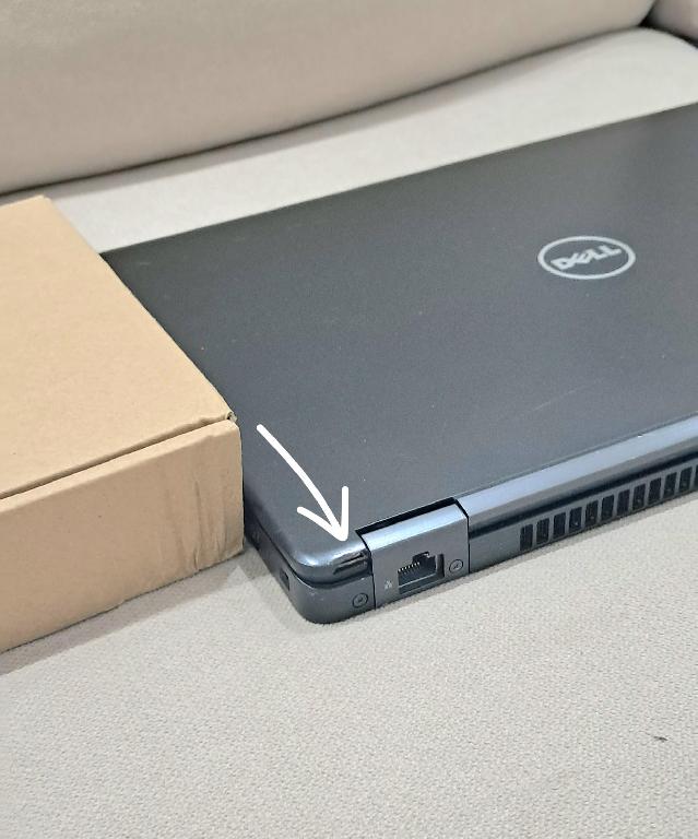 Laptop Dell 500GB SSD i7 8GB 2.8Ghz Nvidia GeForce Foto 7324101-2.jpg