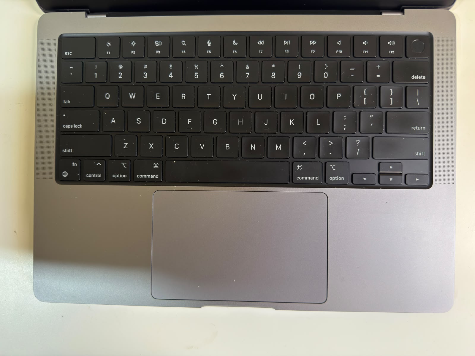MACBOOK PRO 2021 M1 PRO 16/1TB Foto 7324156-3.jpg