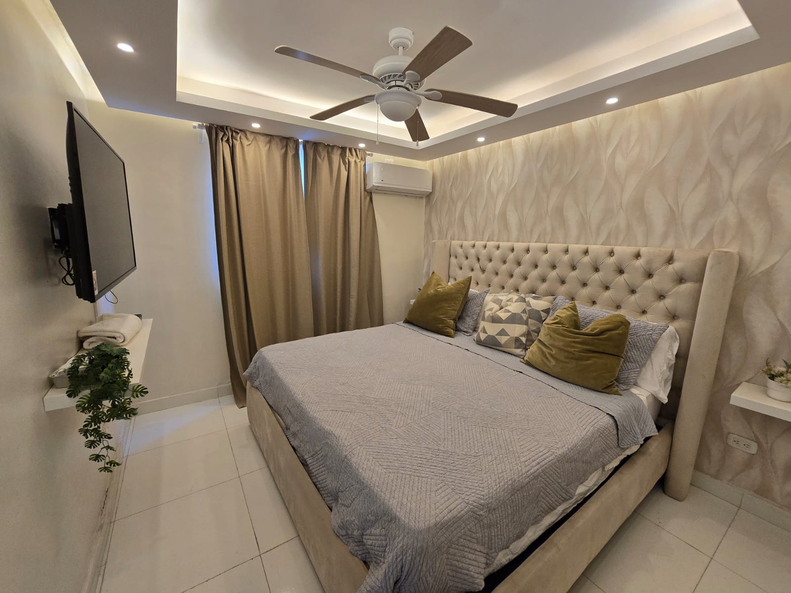 Apartamento con Terraza en Villas Naco Km 13 Autopista Duarte entrando Foto 7324445-7.jpg