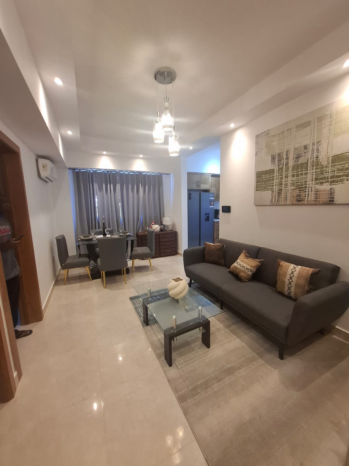 APARTAMENTO MODERNO Y TOTALMENTE AMUEBLADO ZONA UNIVERSITARIA 6to piso Foto 7324458-1.jpg