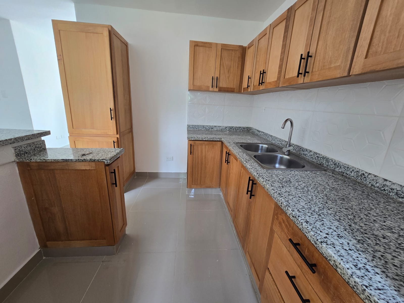Apartamento en 2do Piso Detrás de la Embajada Americana Residencial Au Foto 7324476-5.jpg
