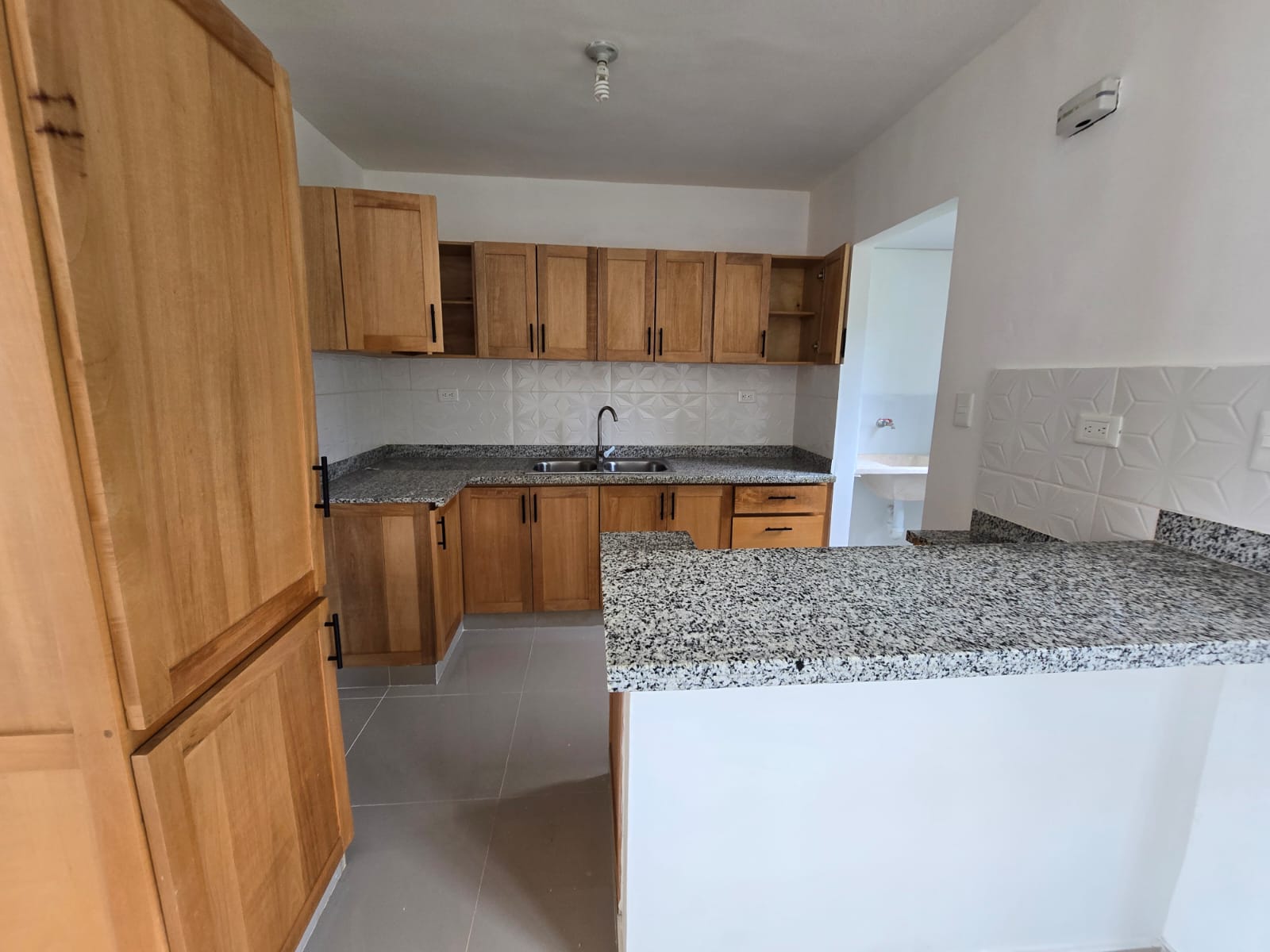 Apartamento en 2do Piso Detrás de la Embajada Americana Residencial Au Foto 7324476-8.jpg