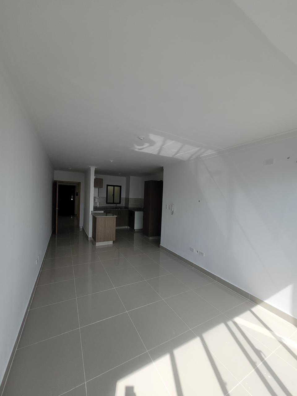 Alquiler de Apartamento en la Charles de Gaulle. Foto 7324536-1.jpg