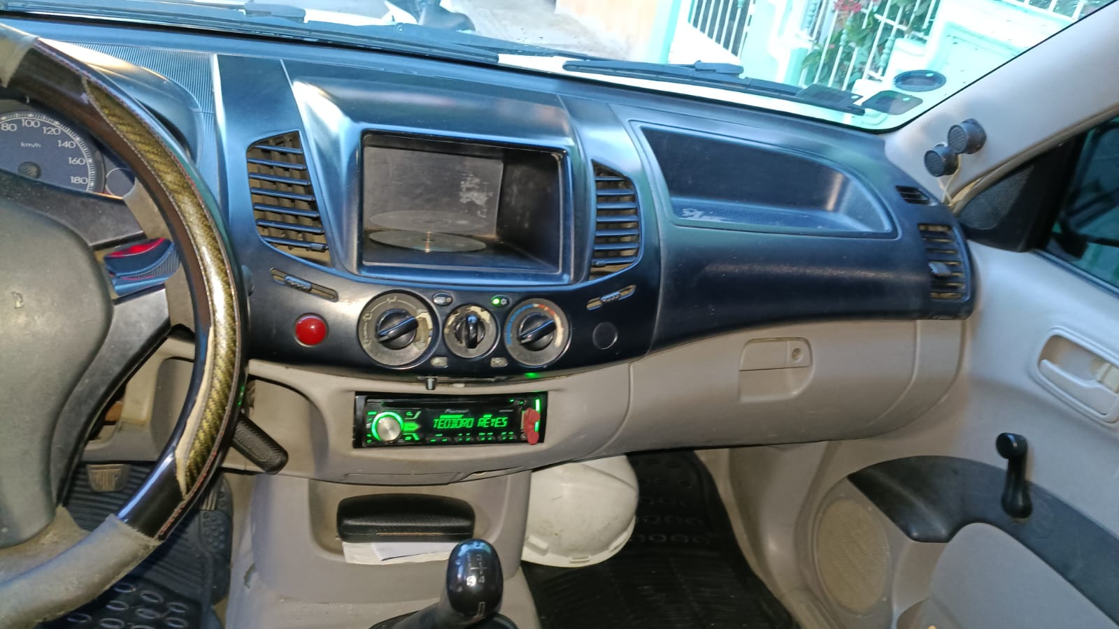 Camioneta Mitsubishi nitida en La Romana Foto 7324555-11.jpg