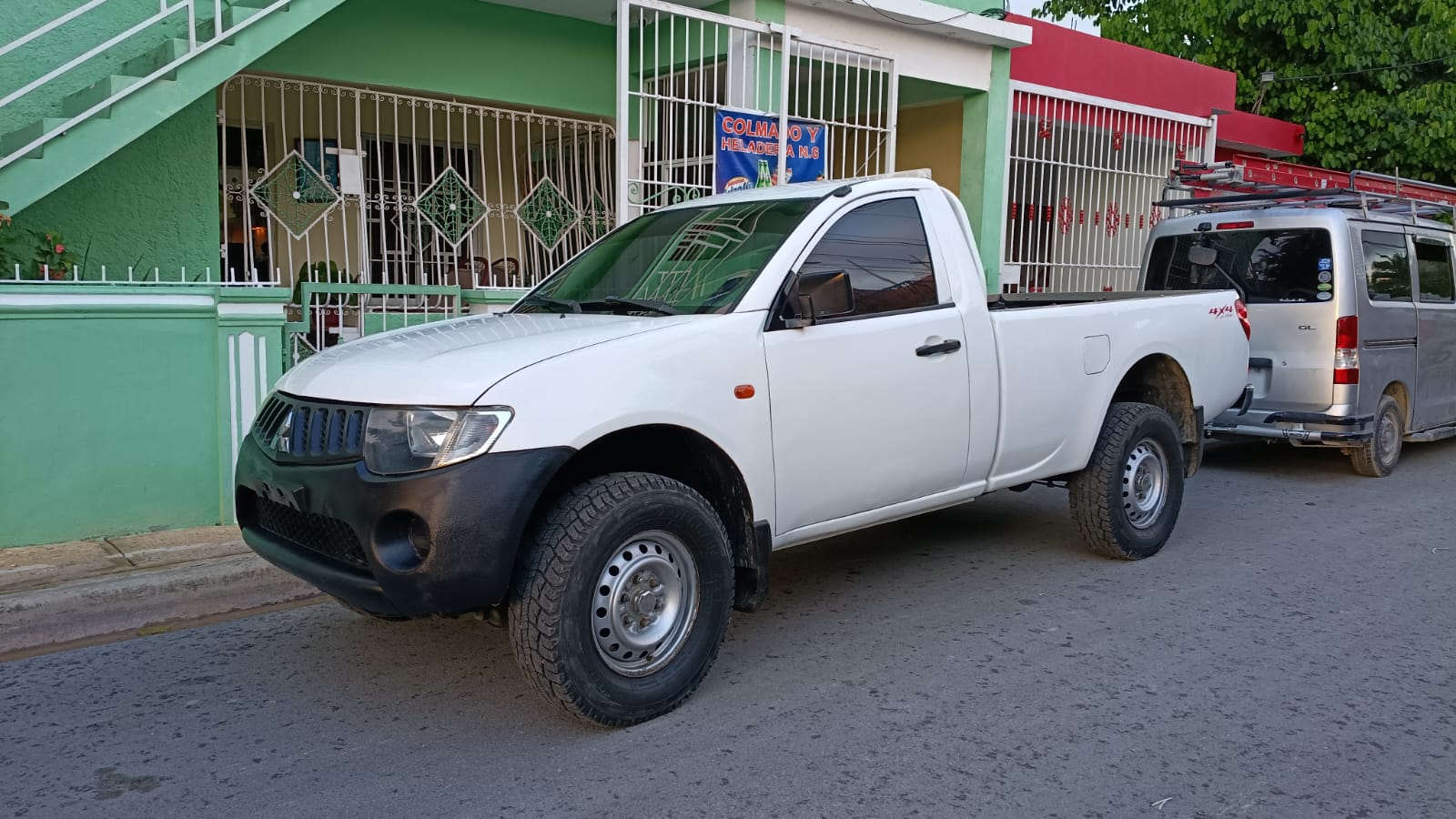 Camioneta Mitsubishi nitida en La Romana Foto 7324555-3.jpg