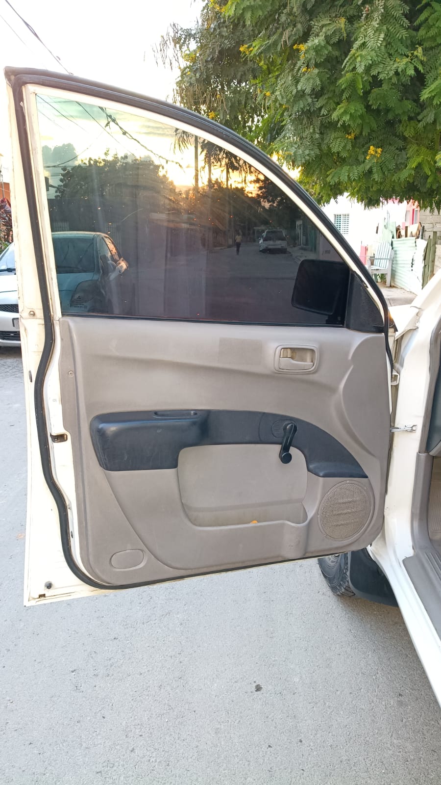Camioneta Mitsubishi nitida en La Romana Foto 7324555-9.jpg