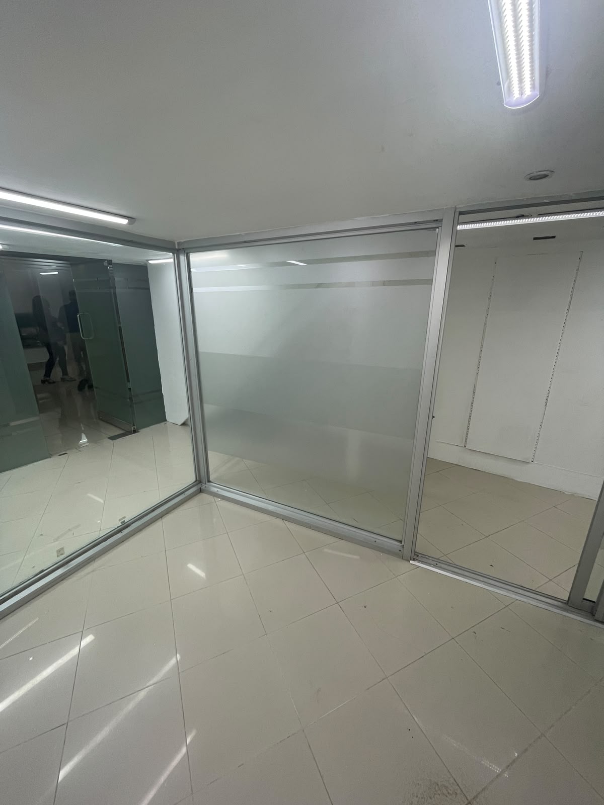 SE ALQUILA LOCAL COMERCIAL CON MEZANINE EN PLAZA DIAMOND MALL Foto 7324717-2.jpg