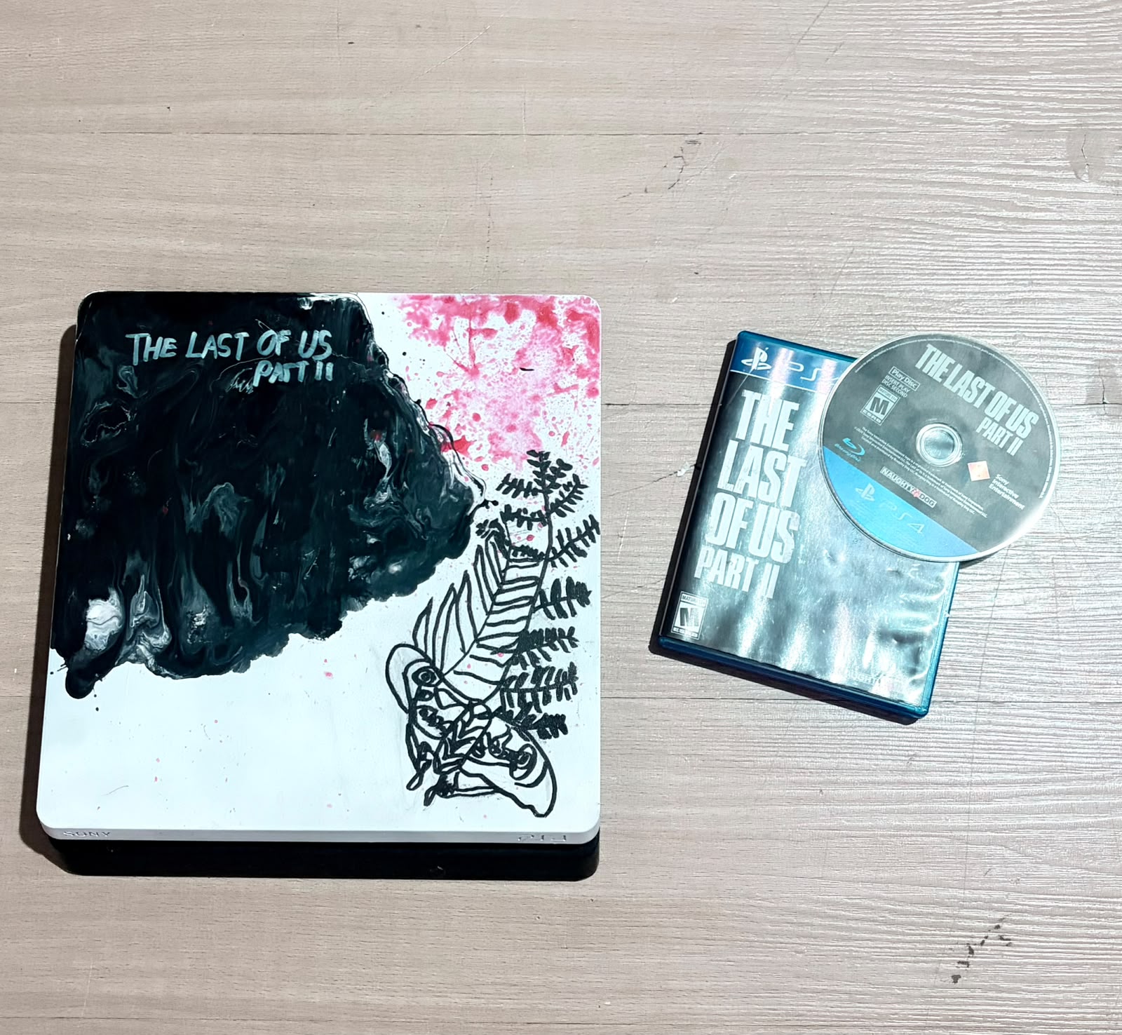 VENDO PS4 SLIM  THE LAST OF US PART II! PAQUETE COMPLETO Foto 7324789-4.jpg