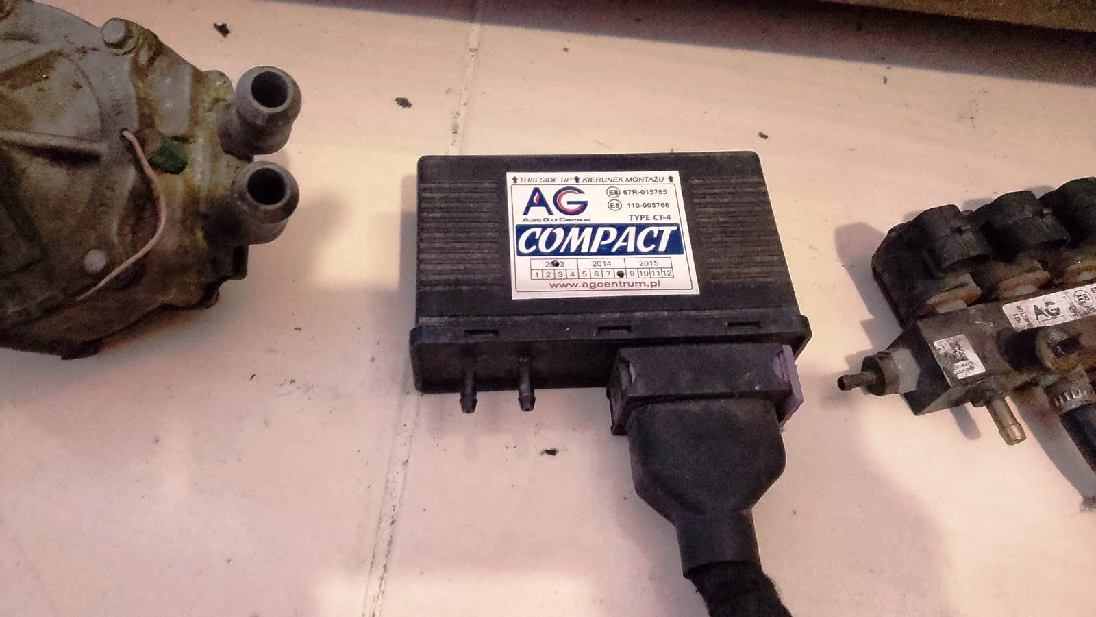 Se vende equpo de gas para vehiculo con su tanque computadora regulado Foto 7324816-5.jpg