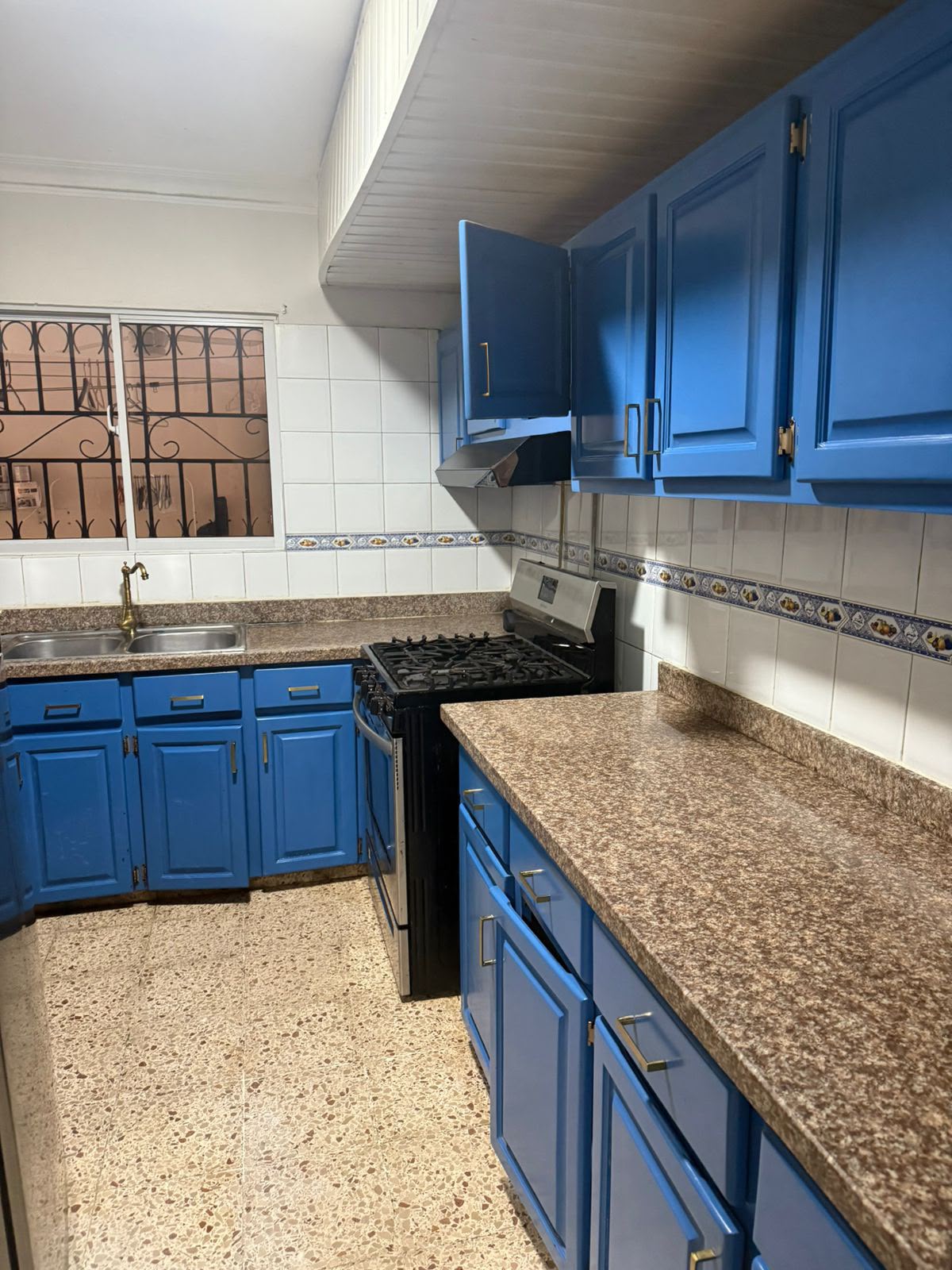Vendo casa en el residencial villa claudia próxima a la Av. Repu de Co Foto 7324821-8.jpg