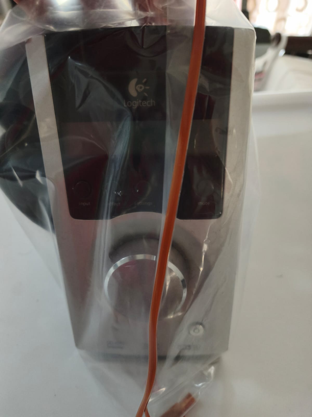 Sistema de Audio Logitech X5500 Todo junto Juego completo  extras Foto 7325000-3.jpg