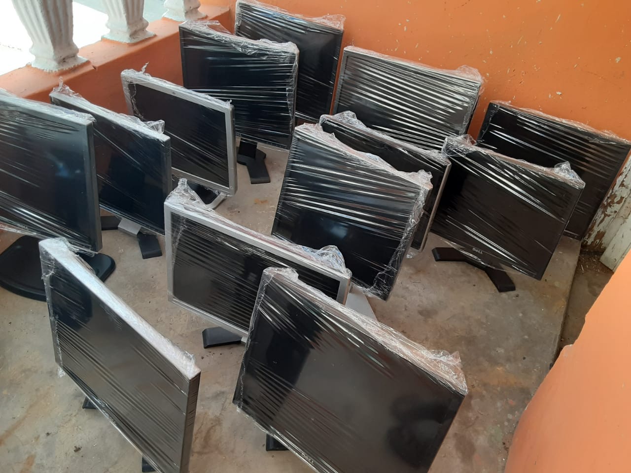 MONITORES PARA CAMARAS DE SEGURIDA Foto 7325068-2.jpg