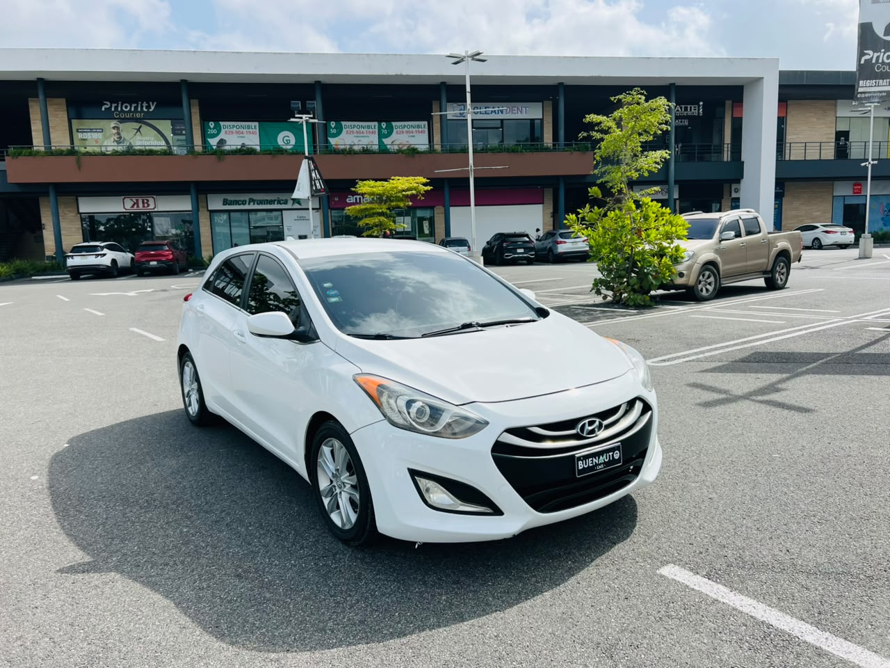 hyundai elantra hatchback 2013 Foto 7325079-5.jpg
